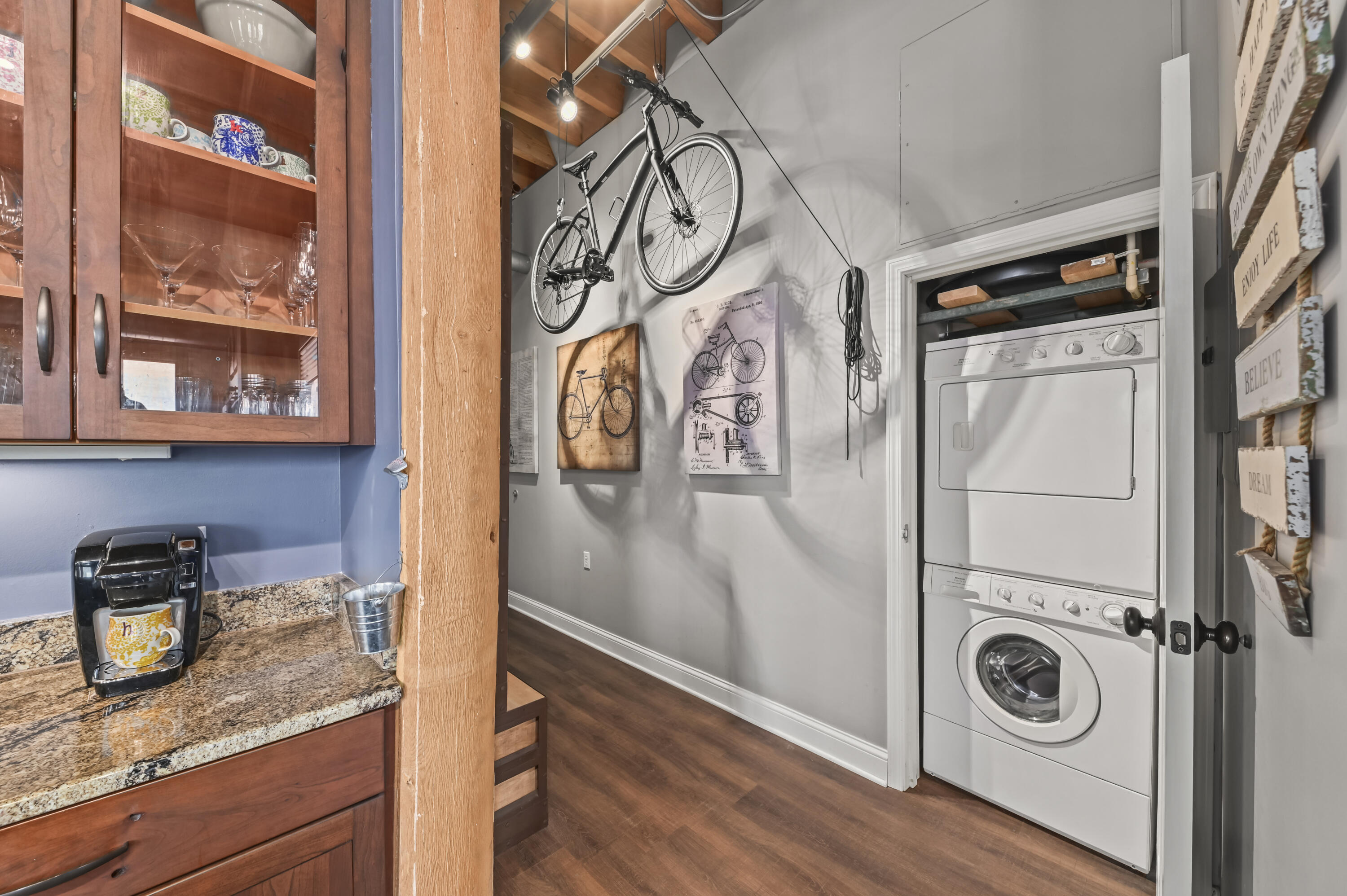 205 N Water St Unit: 404