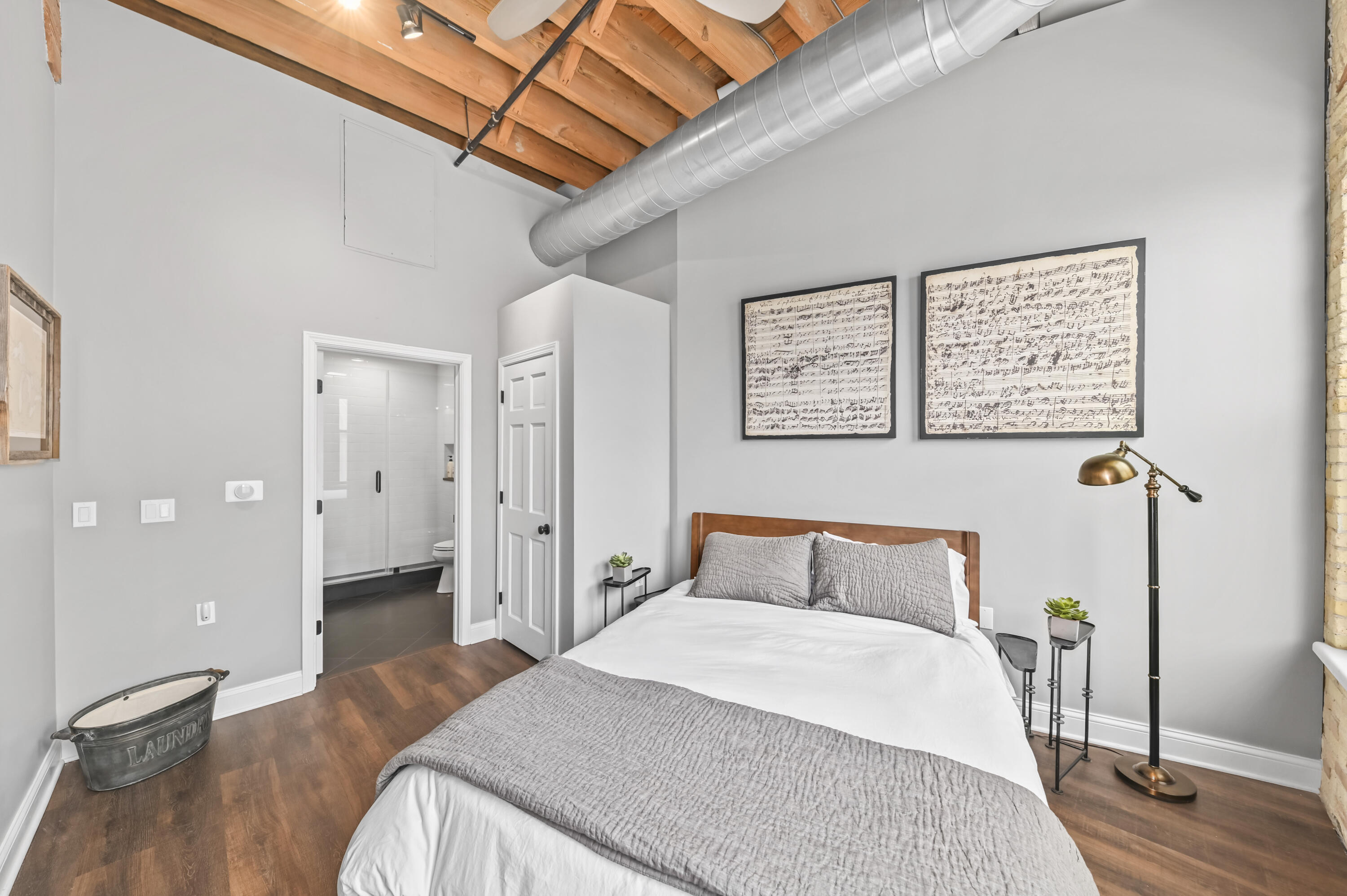 205 N Water St Unit: 404