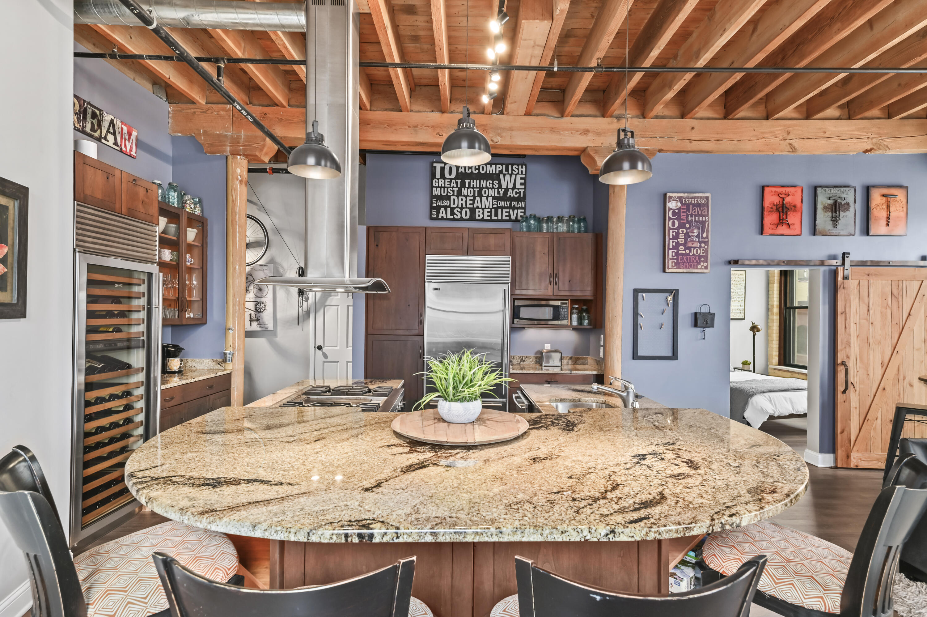 205 N Water St Unit: 404