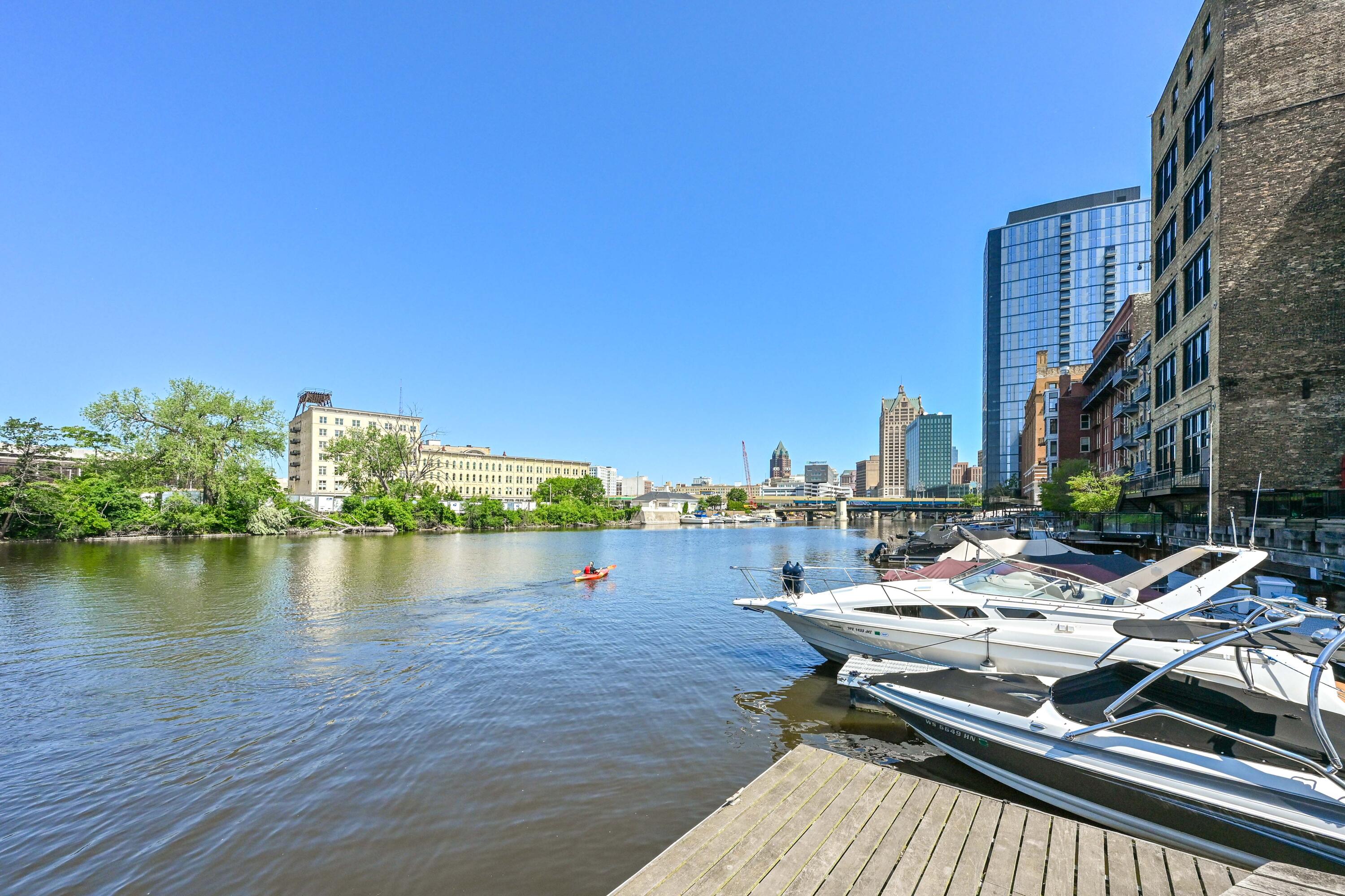 205 N Water St Unit: 404