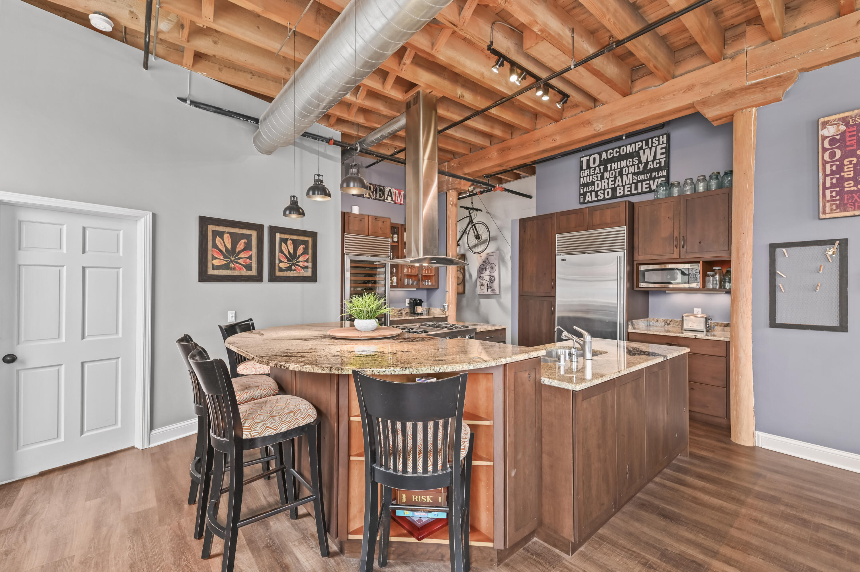 205 N Water St Unit: 404