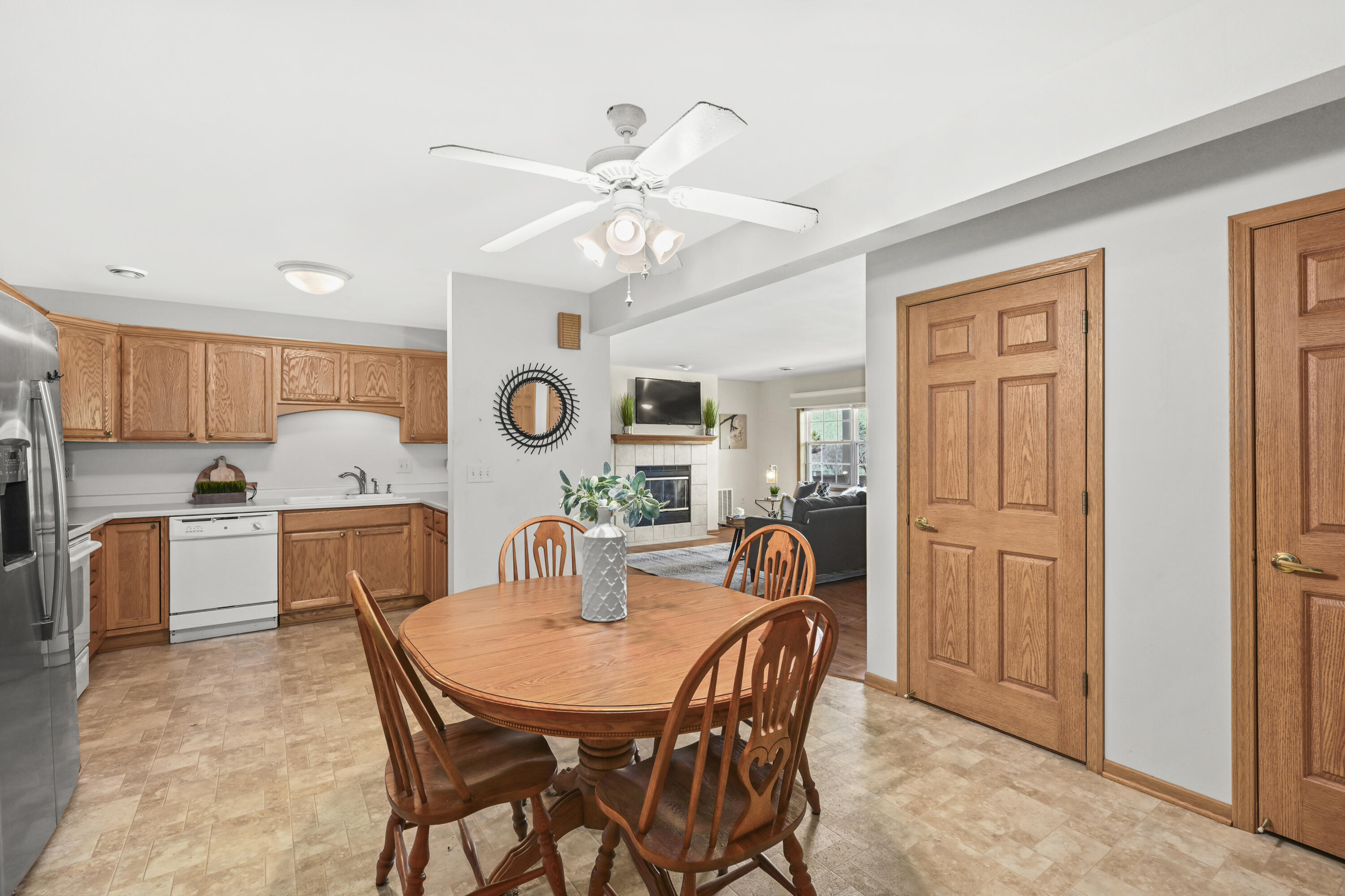 683 Wood River Ct Unit: 4