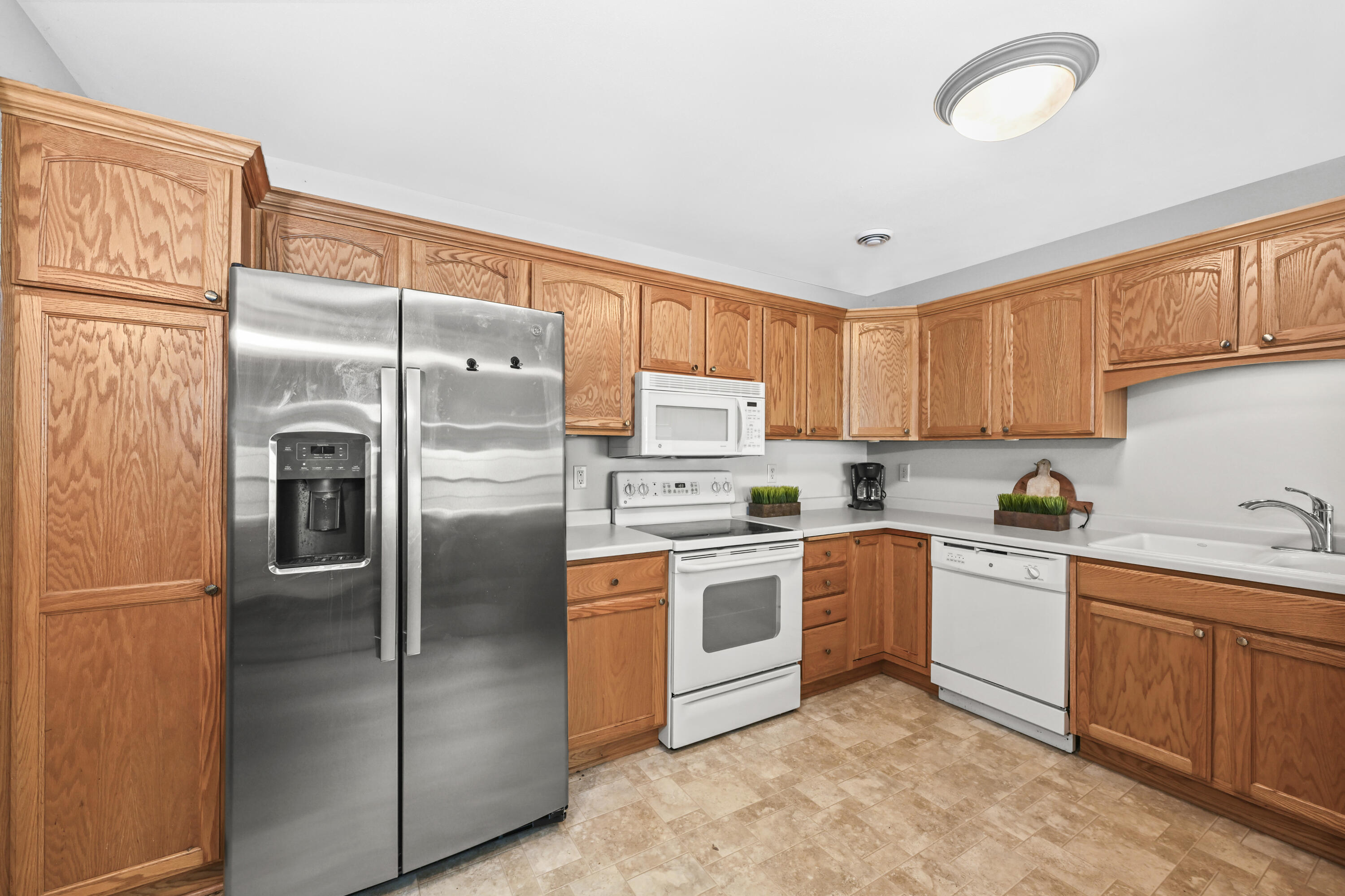 683 Wood River Ct Unit: 4