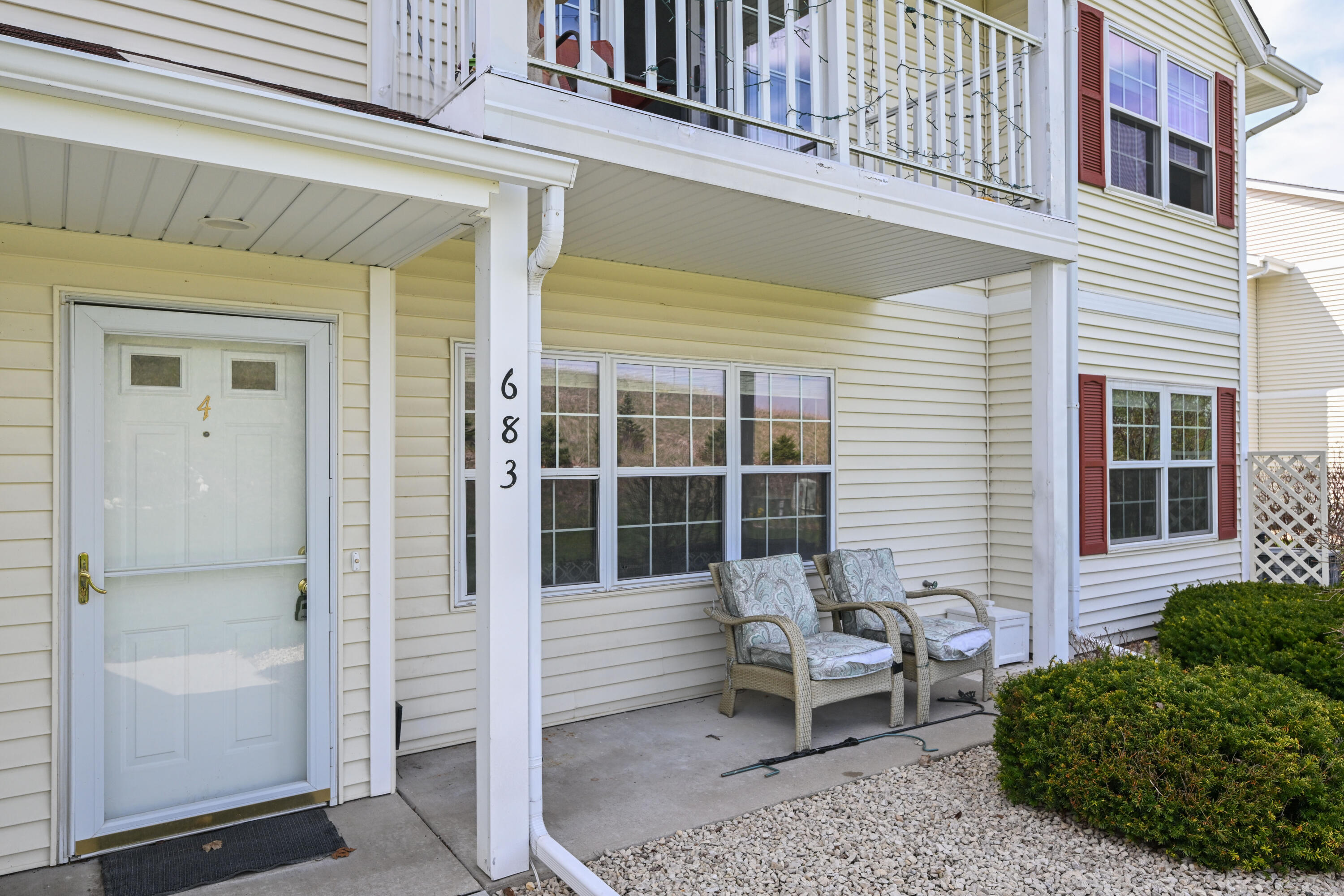 683 Wood River Ct Unit: 4