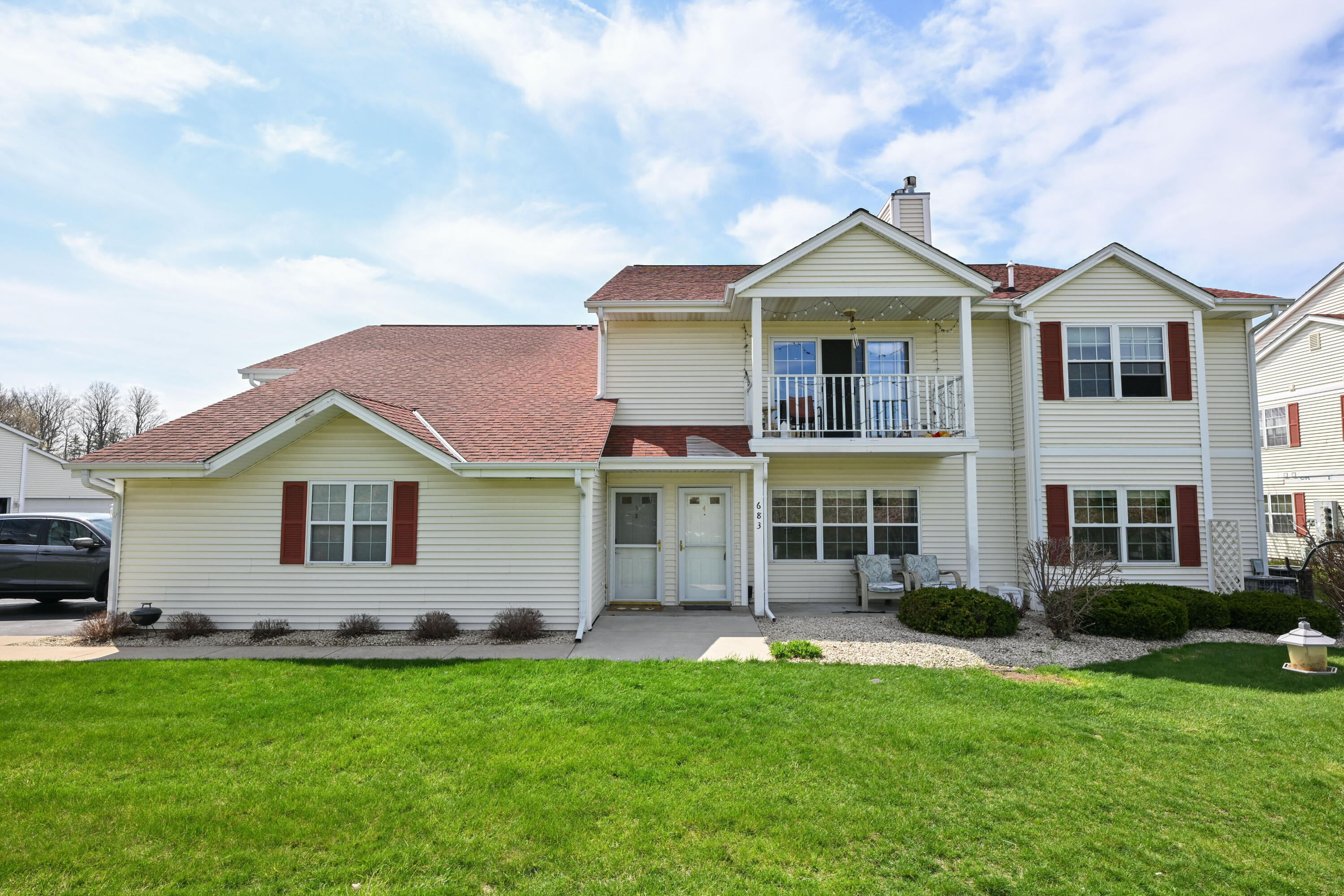 683 Wood River Ct Unit: 4