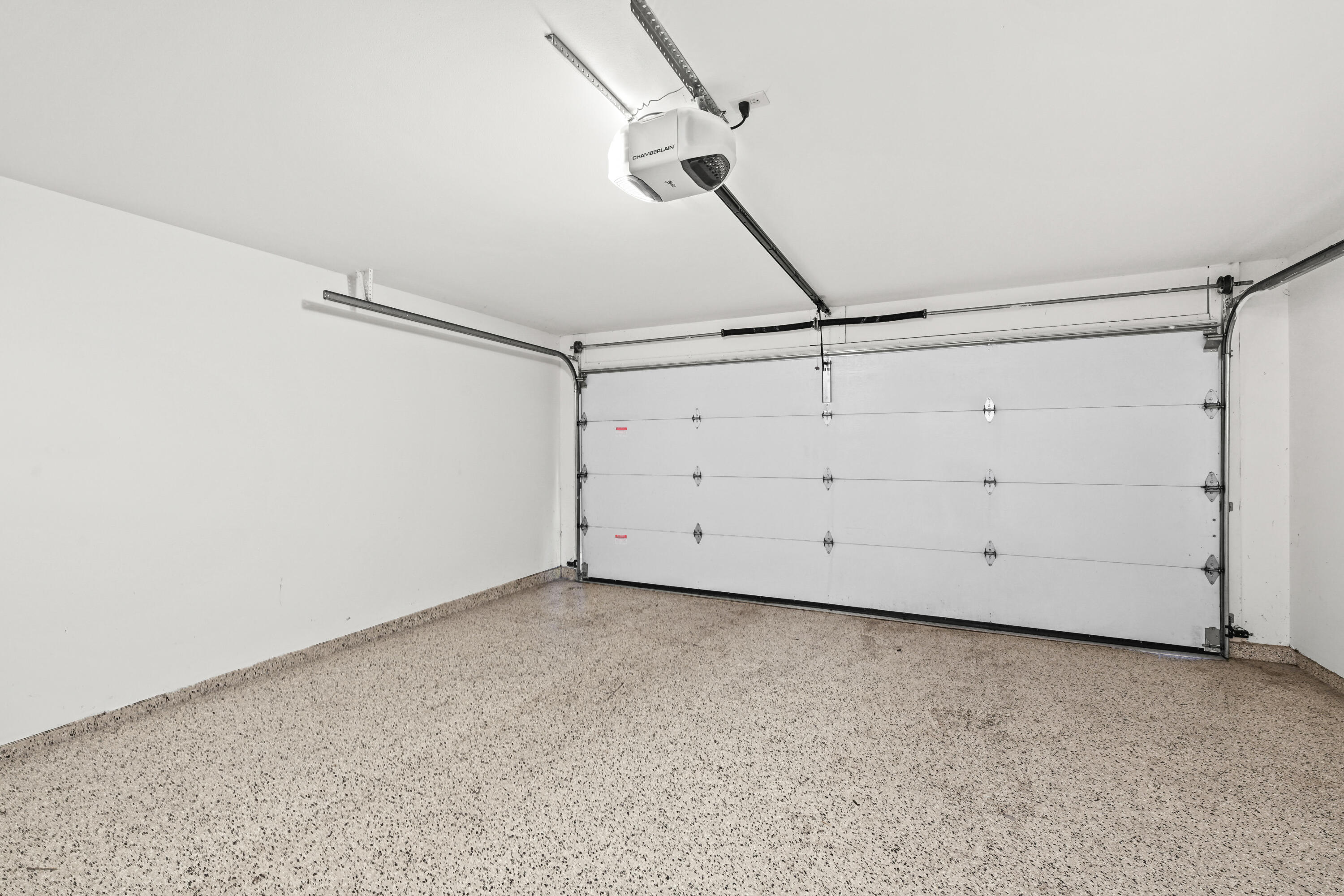 683 Wood River Ct Unit: 4