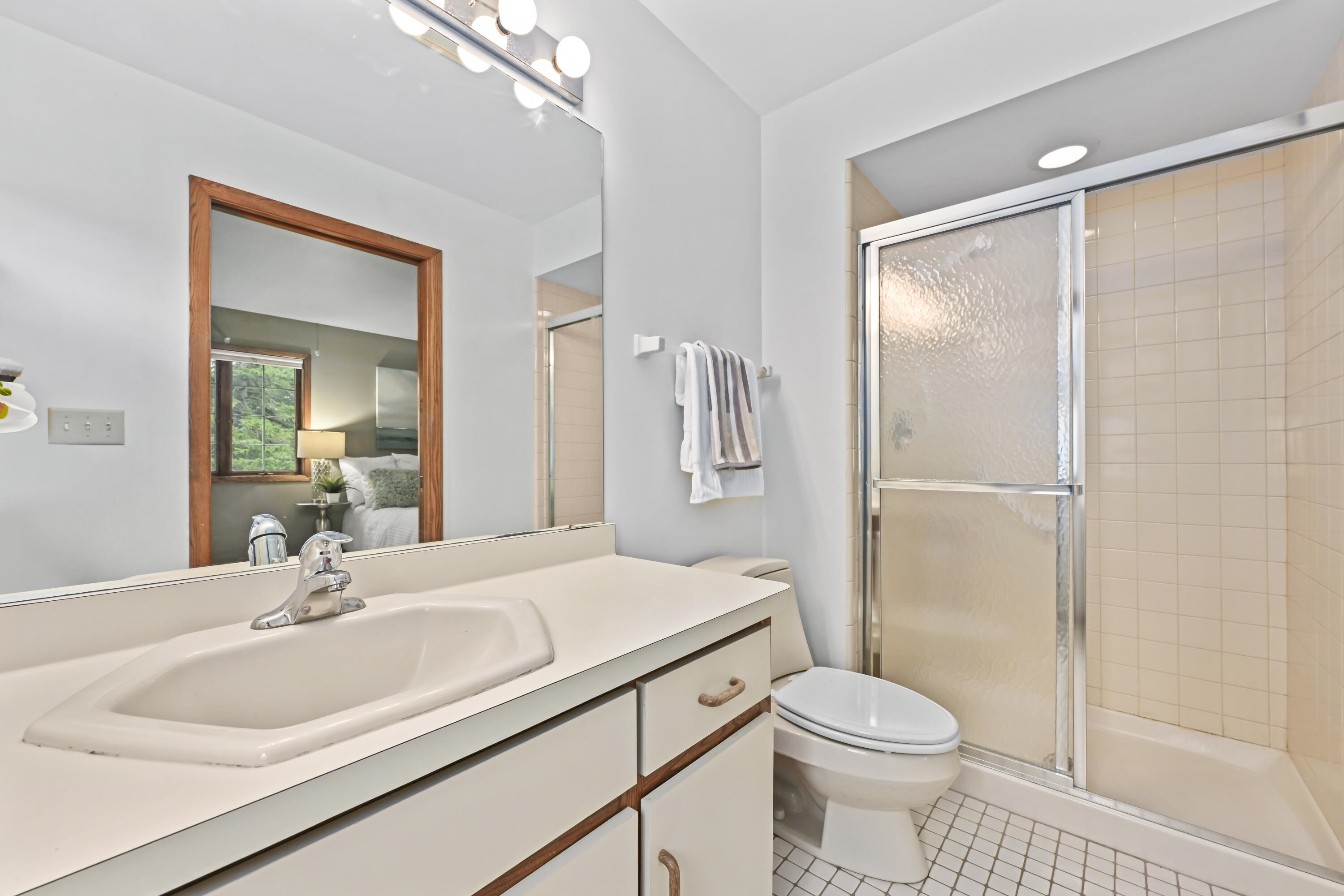 770 Oakwood Ln Unit: D