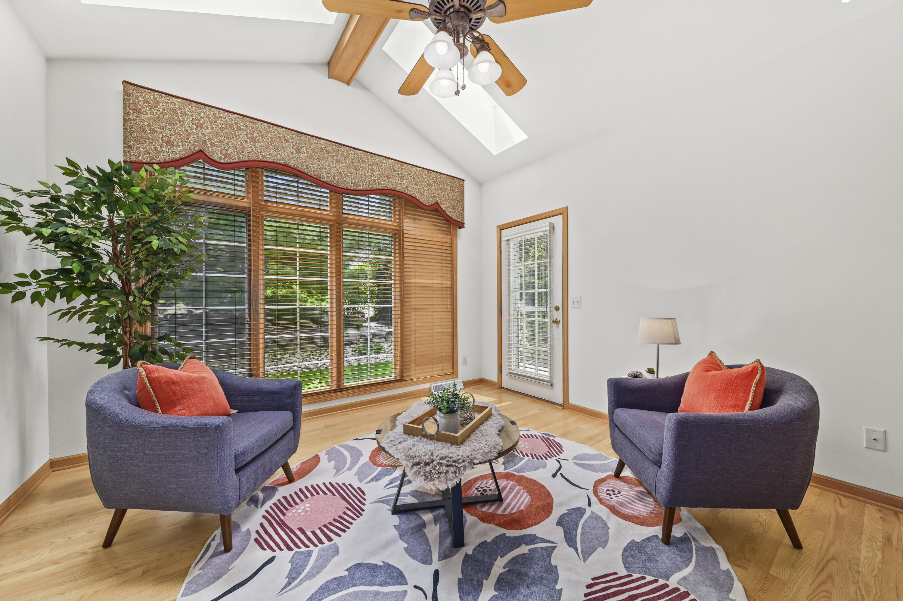 2325 Caribou Ln