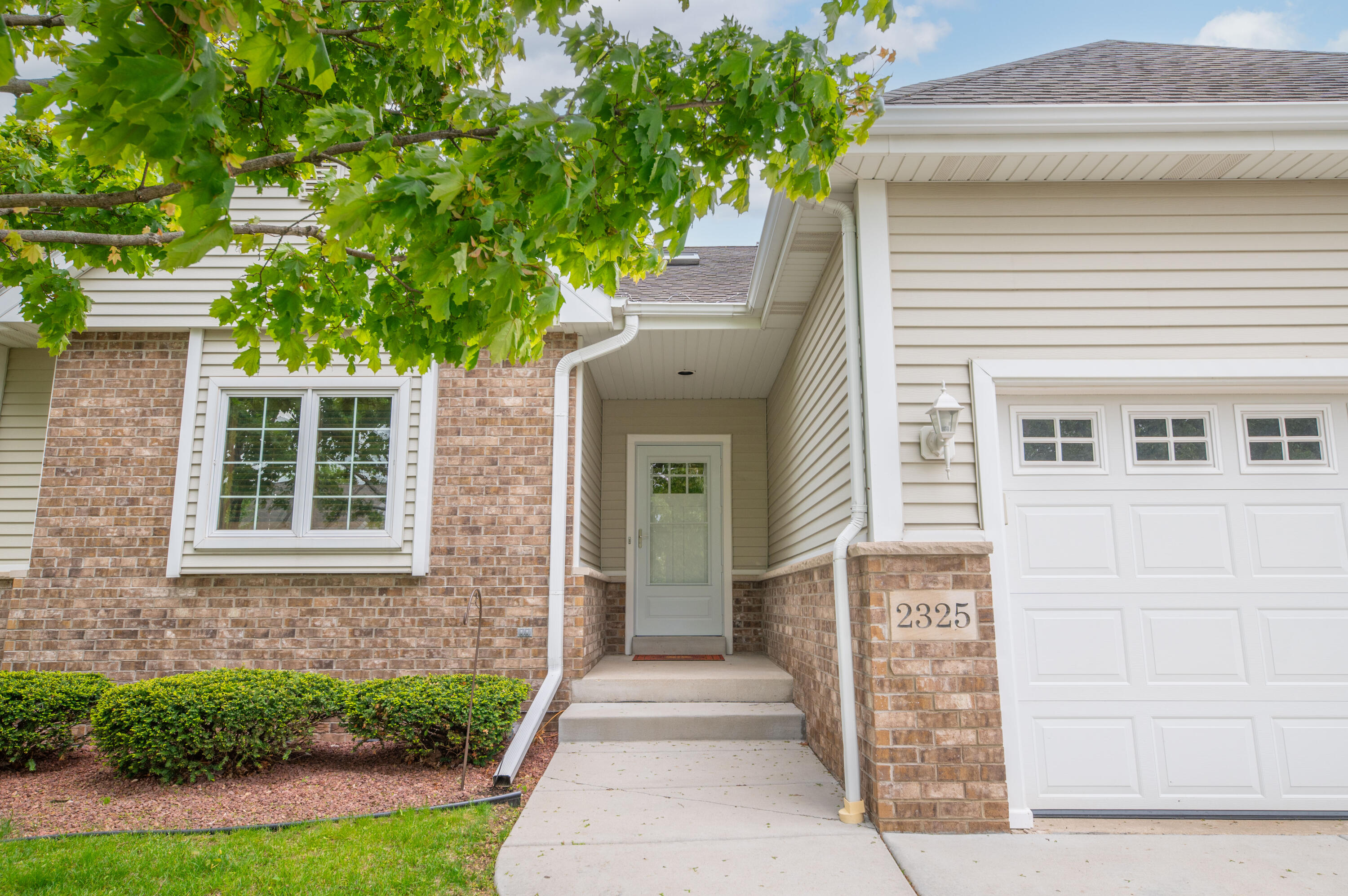 2325 Caribou Ln