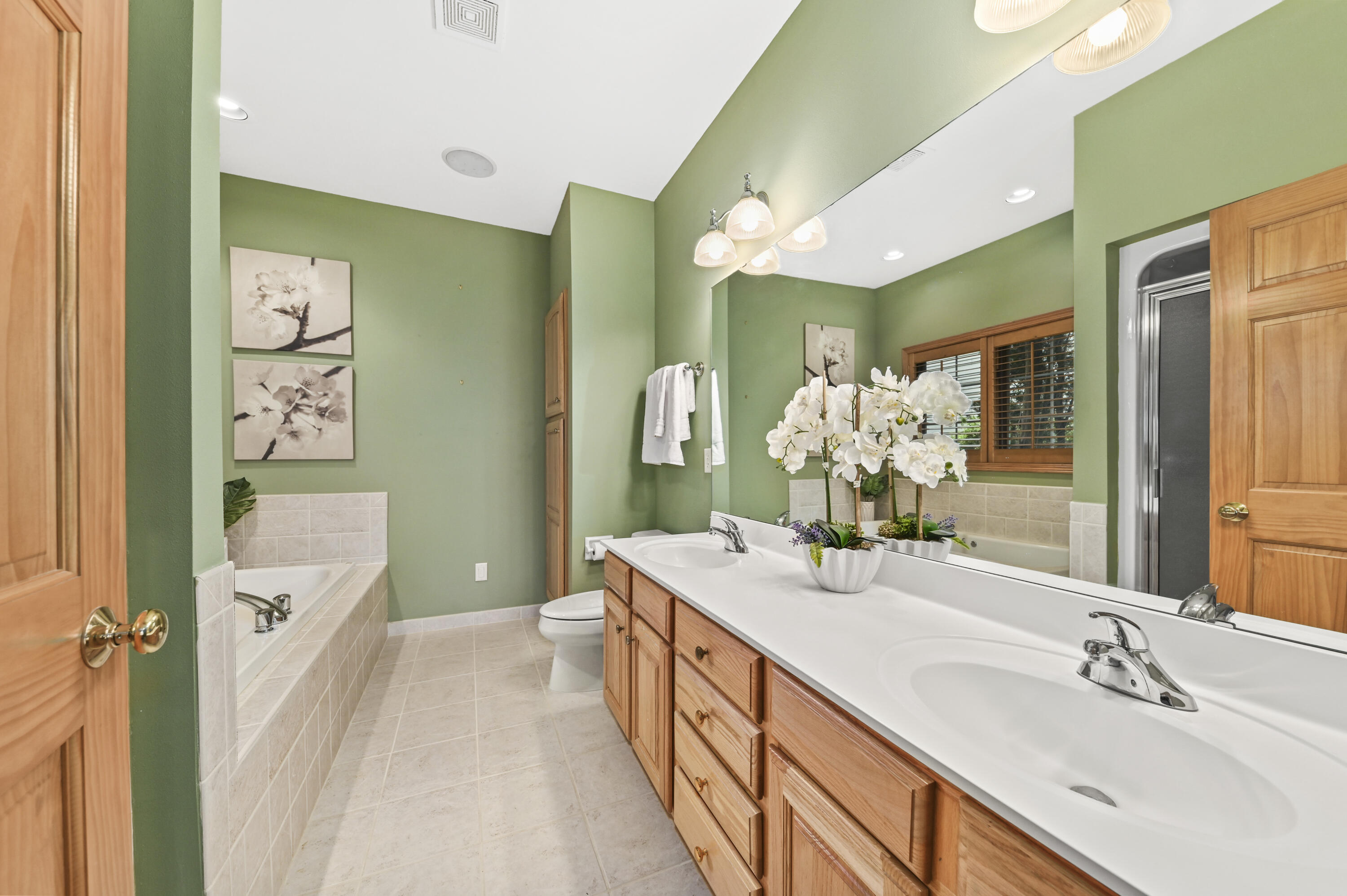 2325 Caribou Ln
