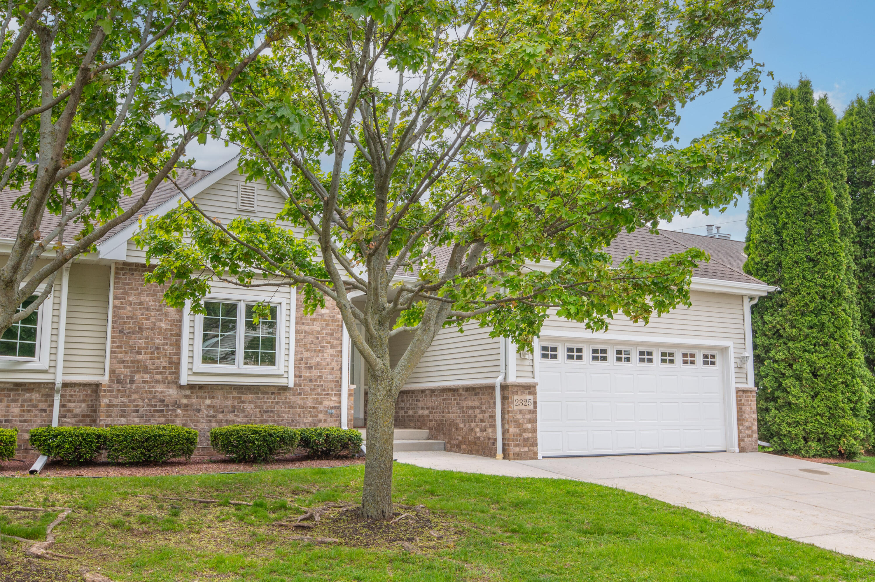 2325 Caribou Ln