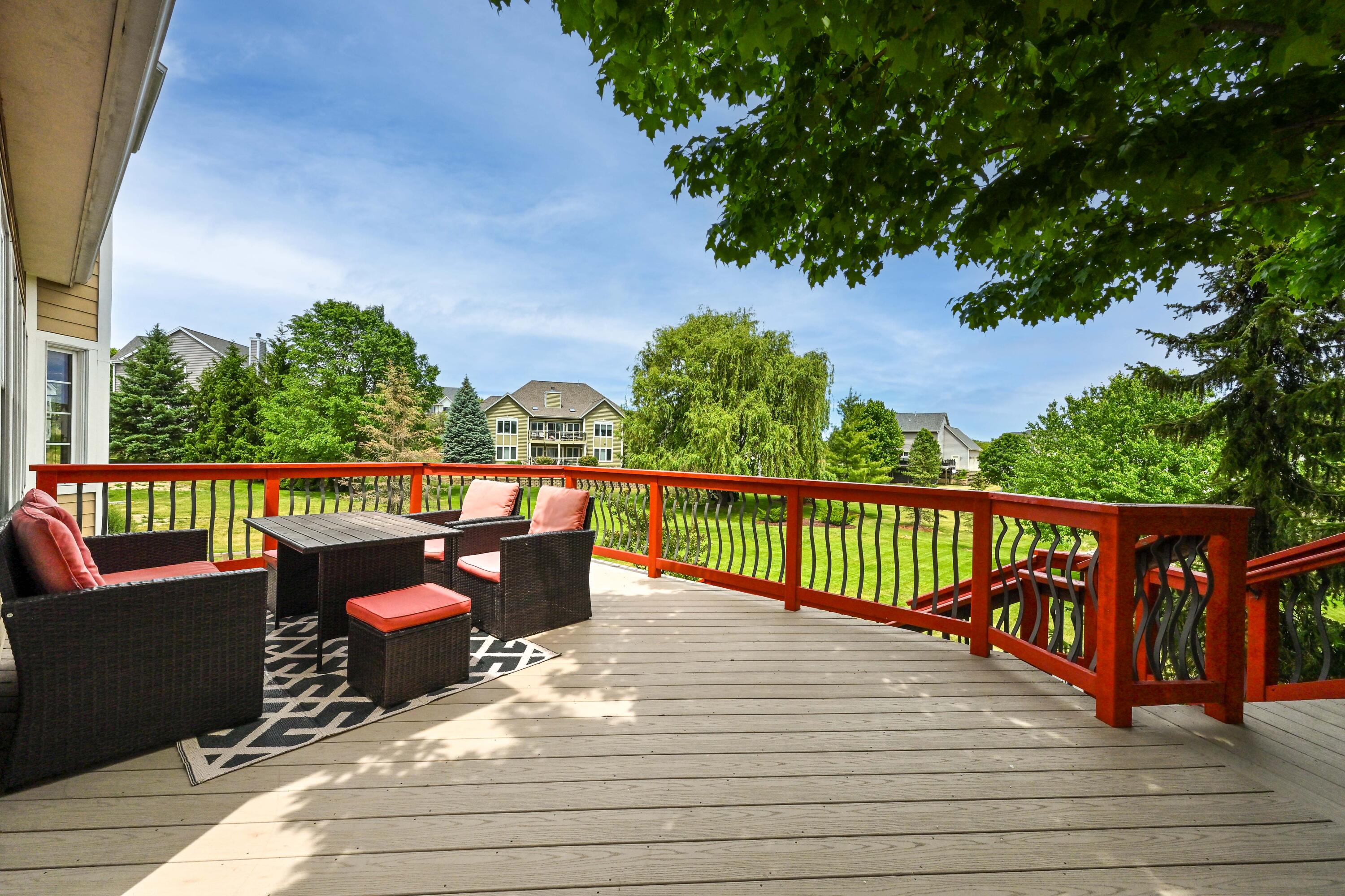 533 Majestic View Ln