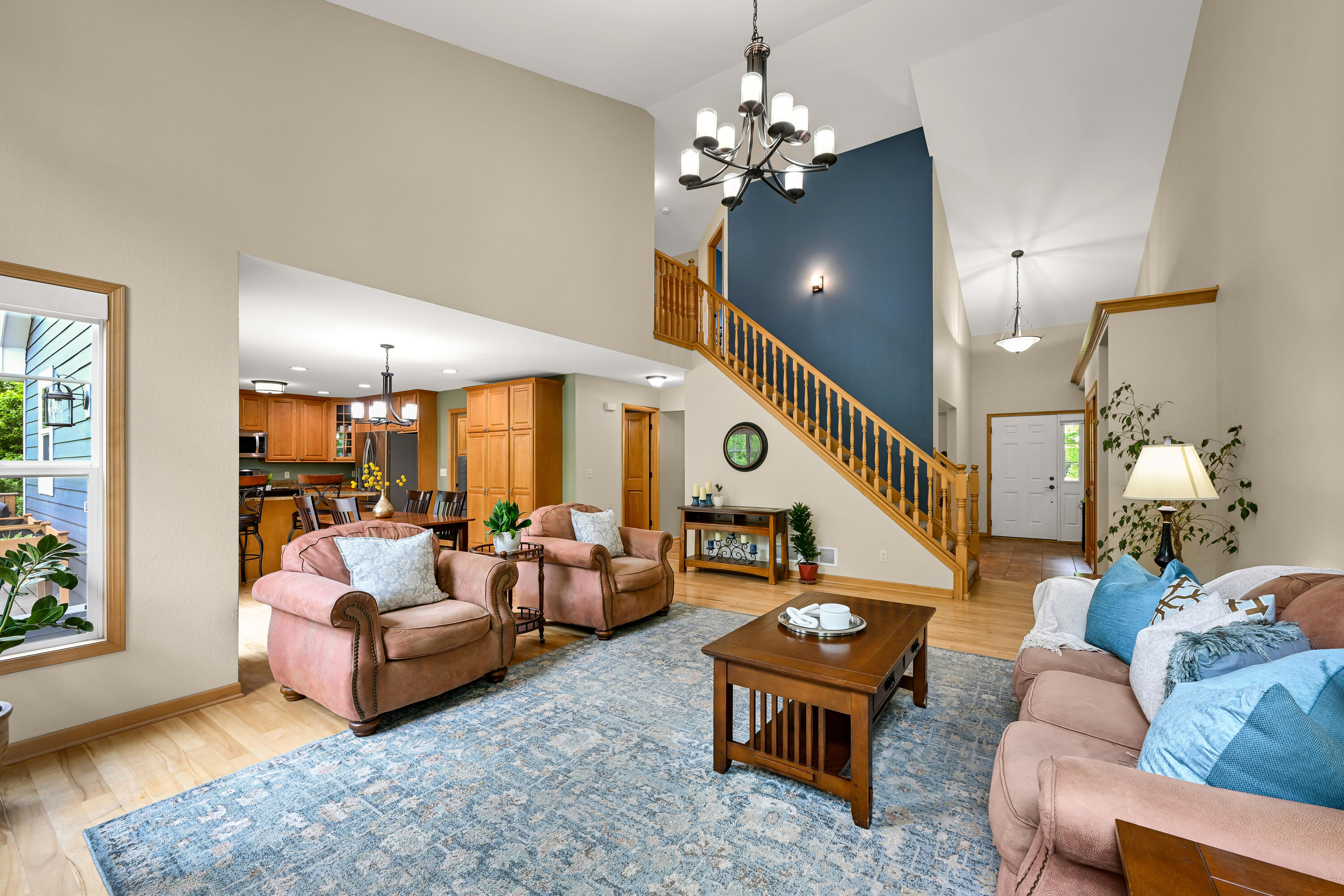 1952 Blackhawk Dr