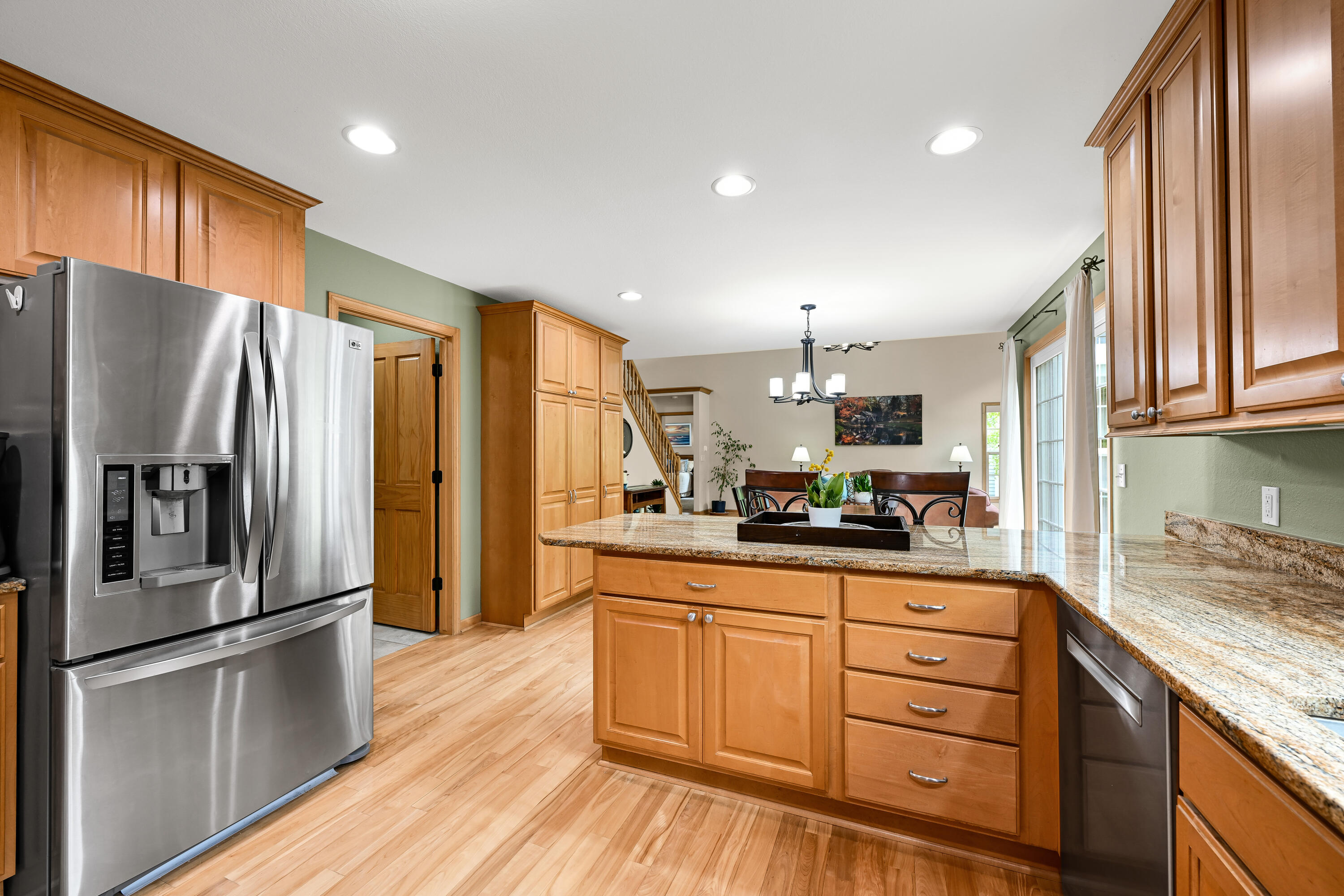 1952 Blackhawk Dr