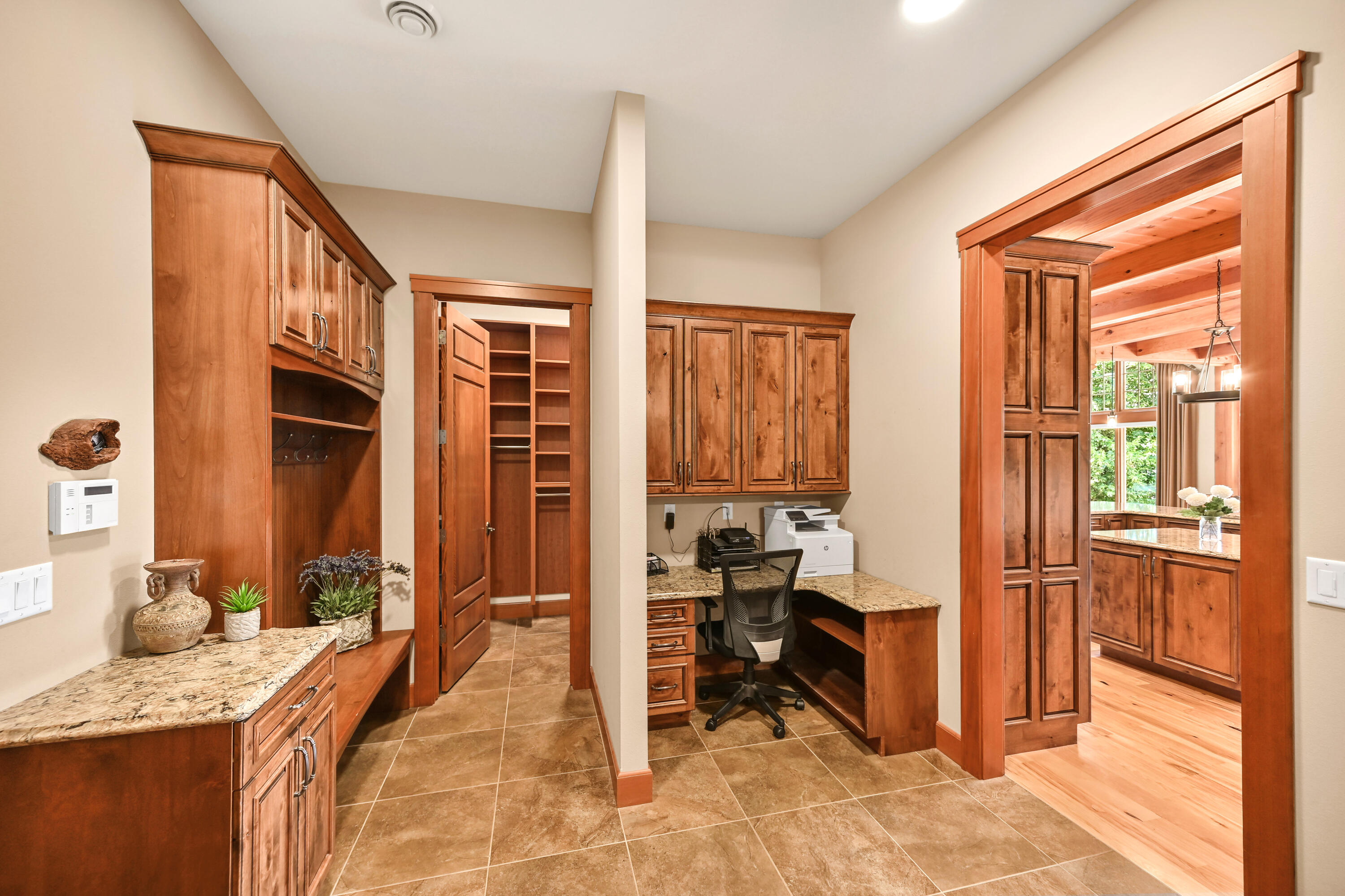 5531 Peters Dr