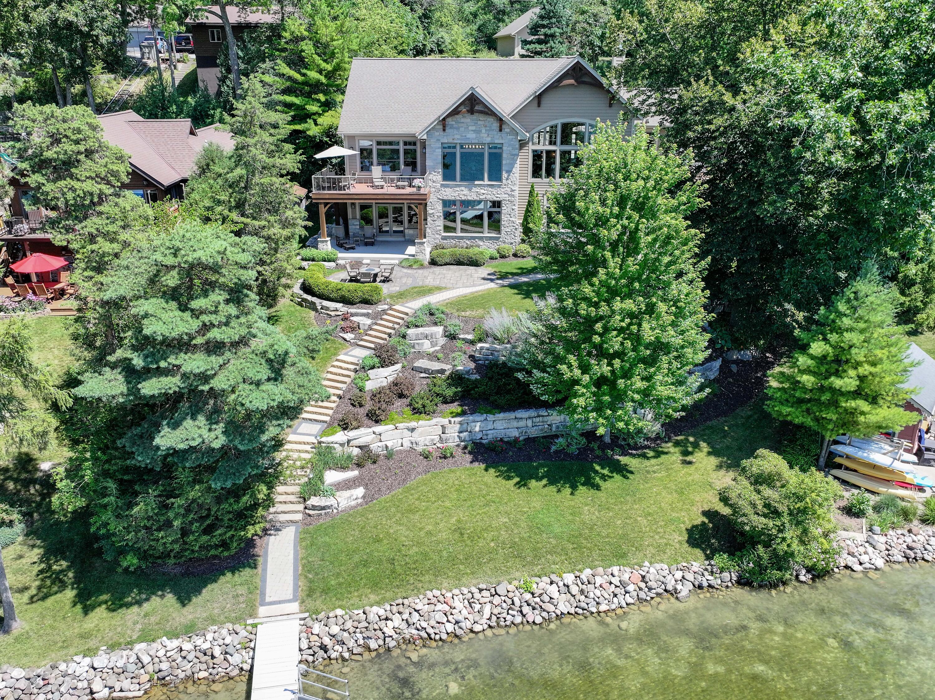 5531 Peters Dr