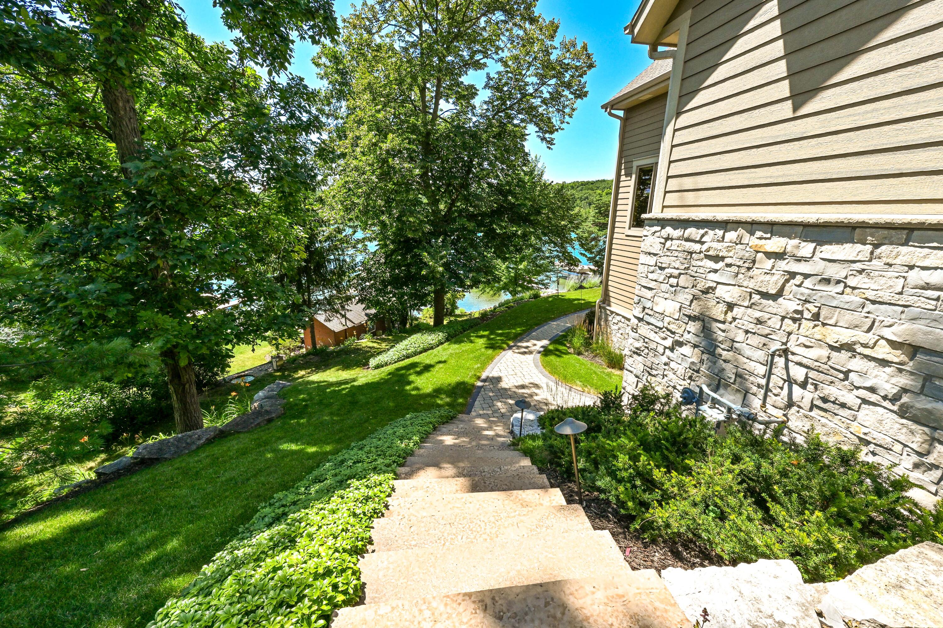 5531 Peters Dr