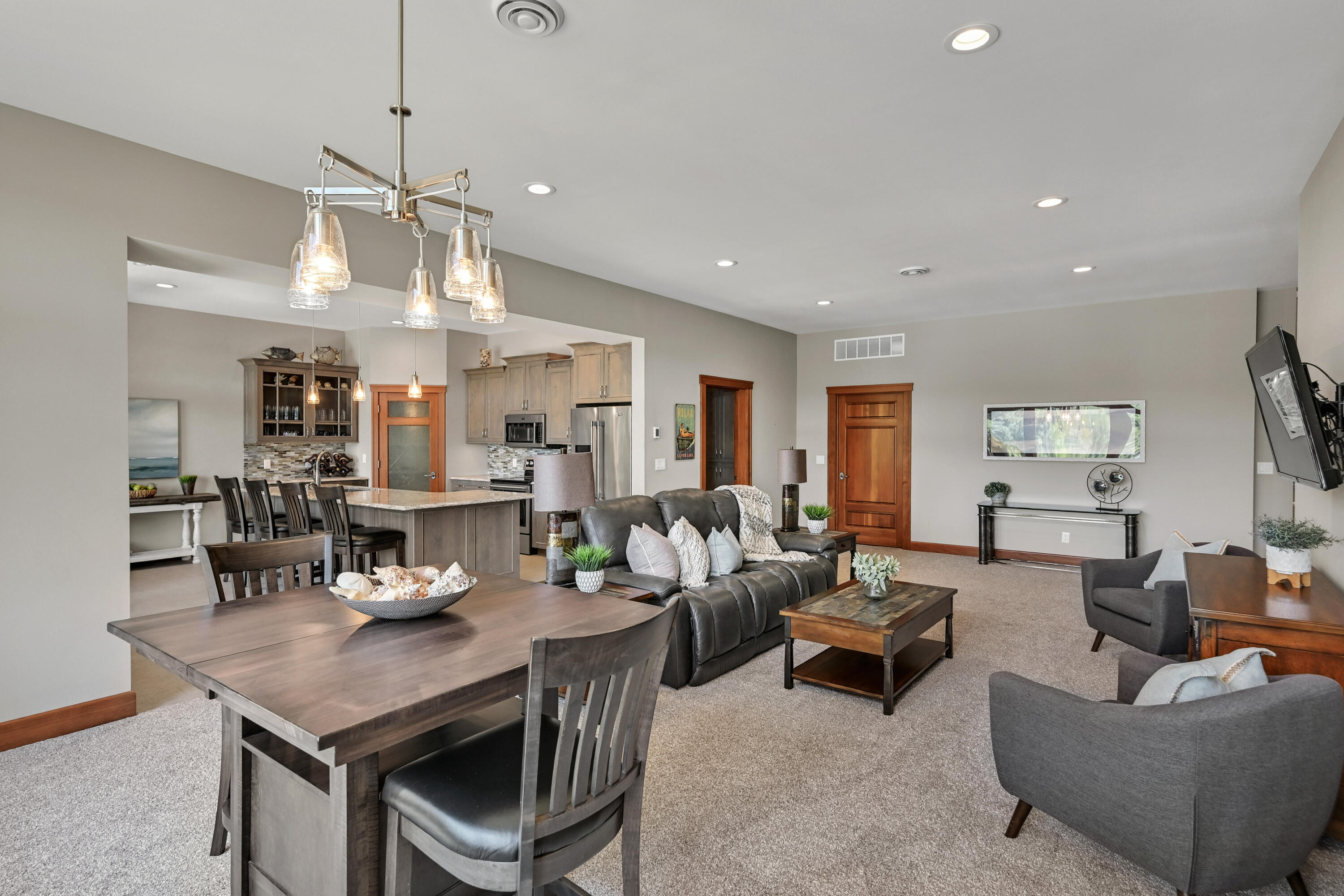 5531 Peters Dr