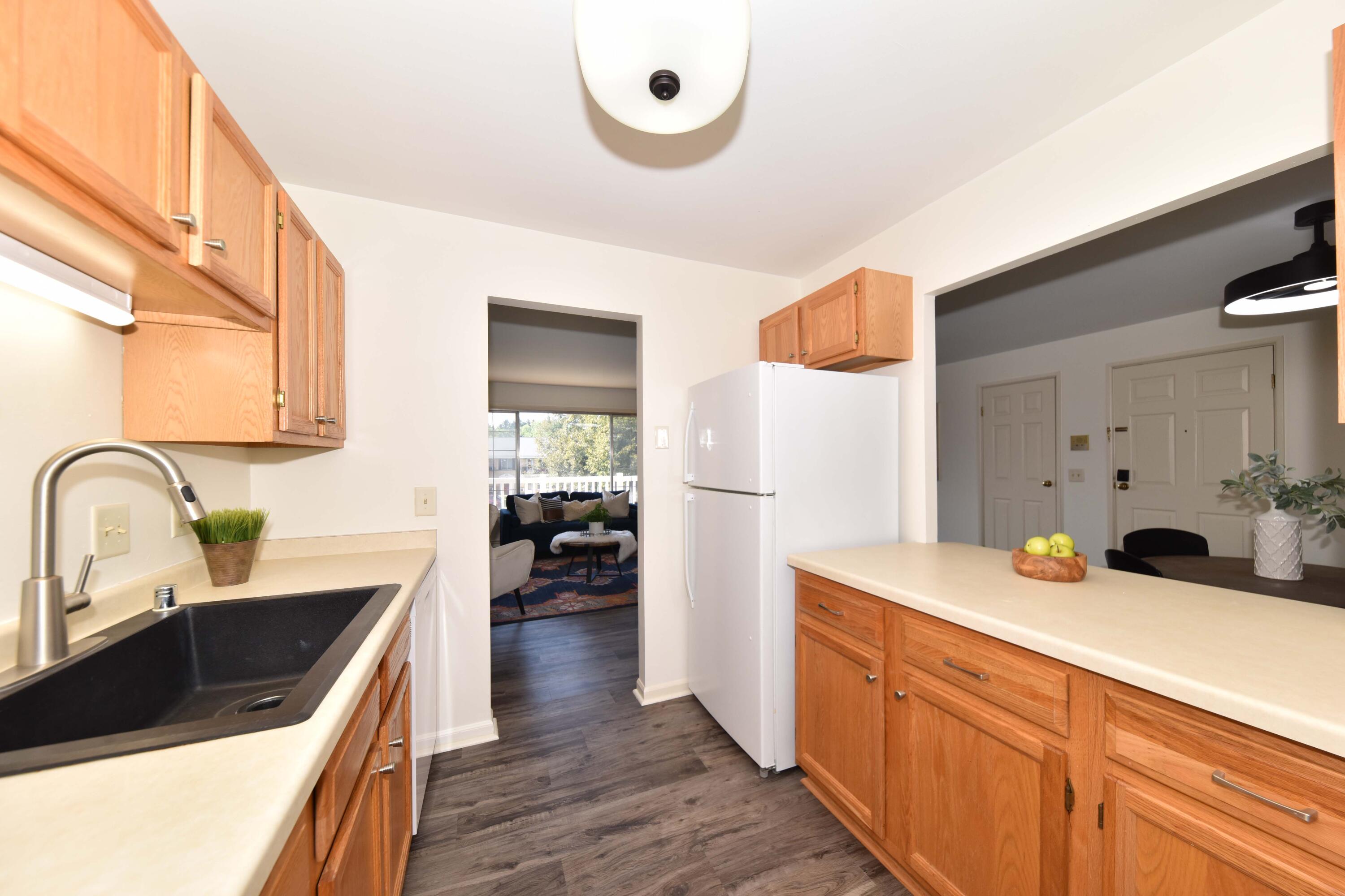 149 Linden Ln, 6