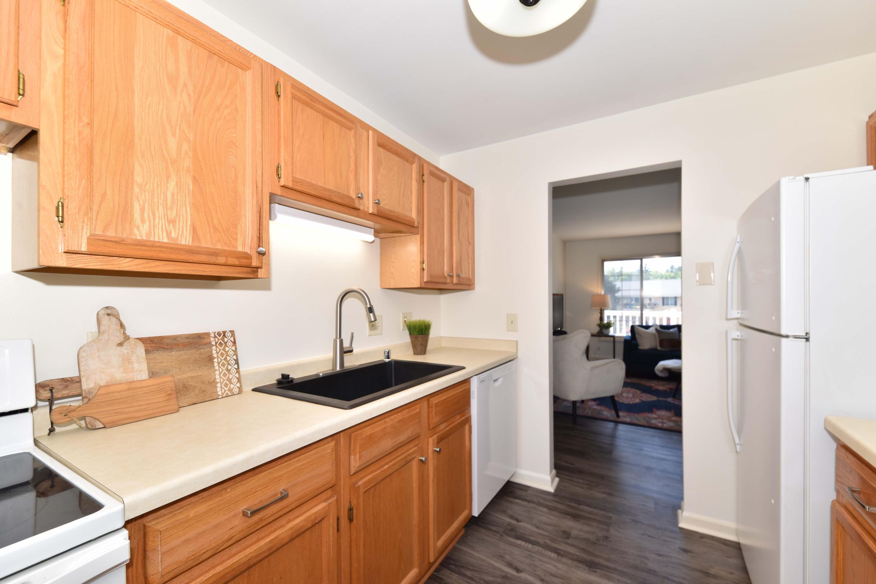 149 Linden Ln, 6