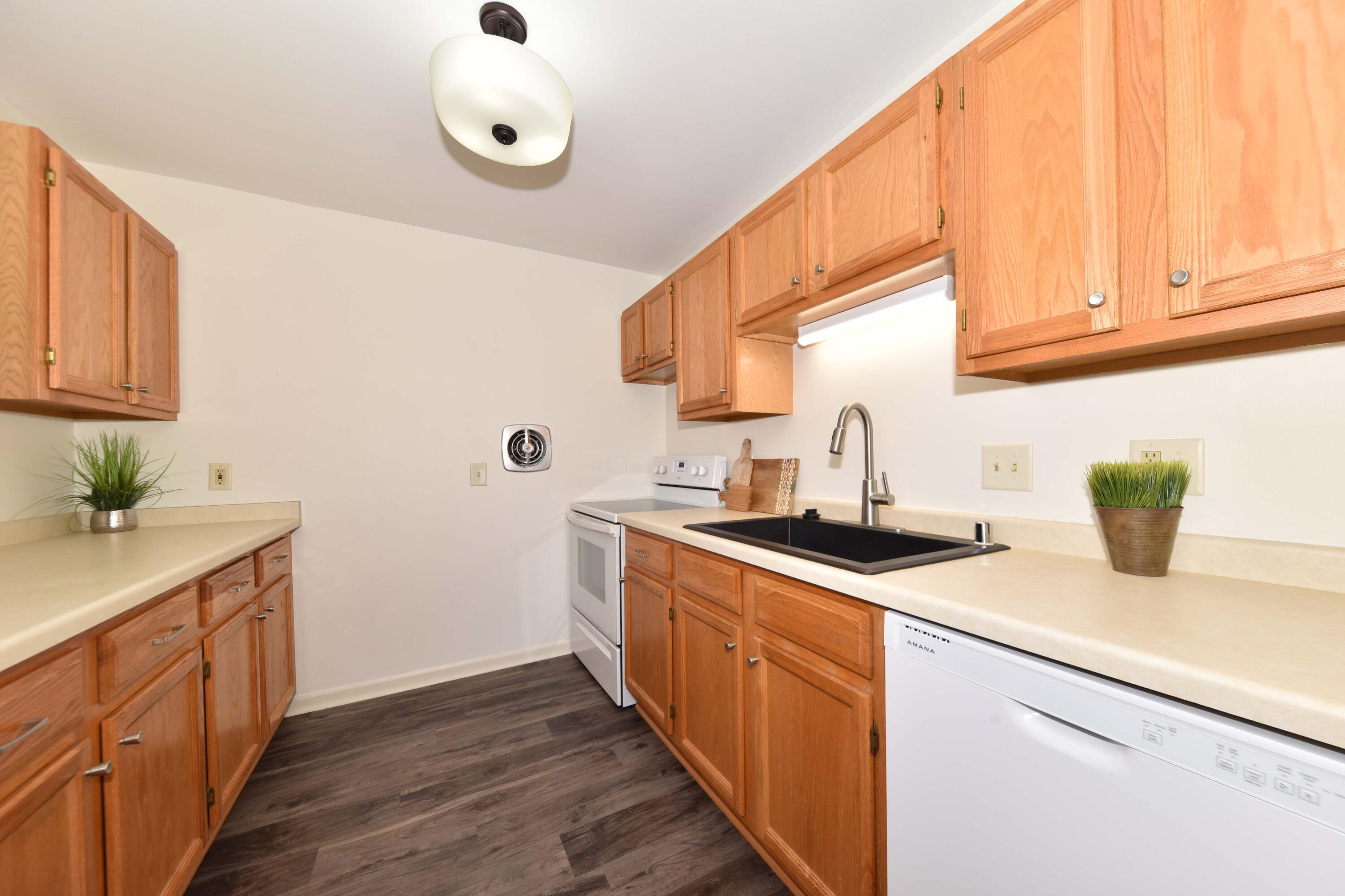 149 Linden Ln, 6