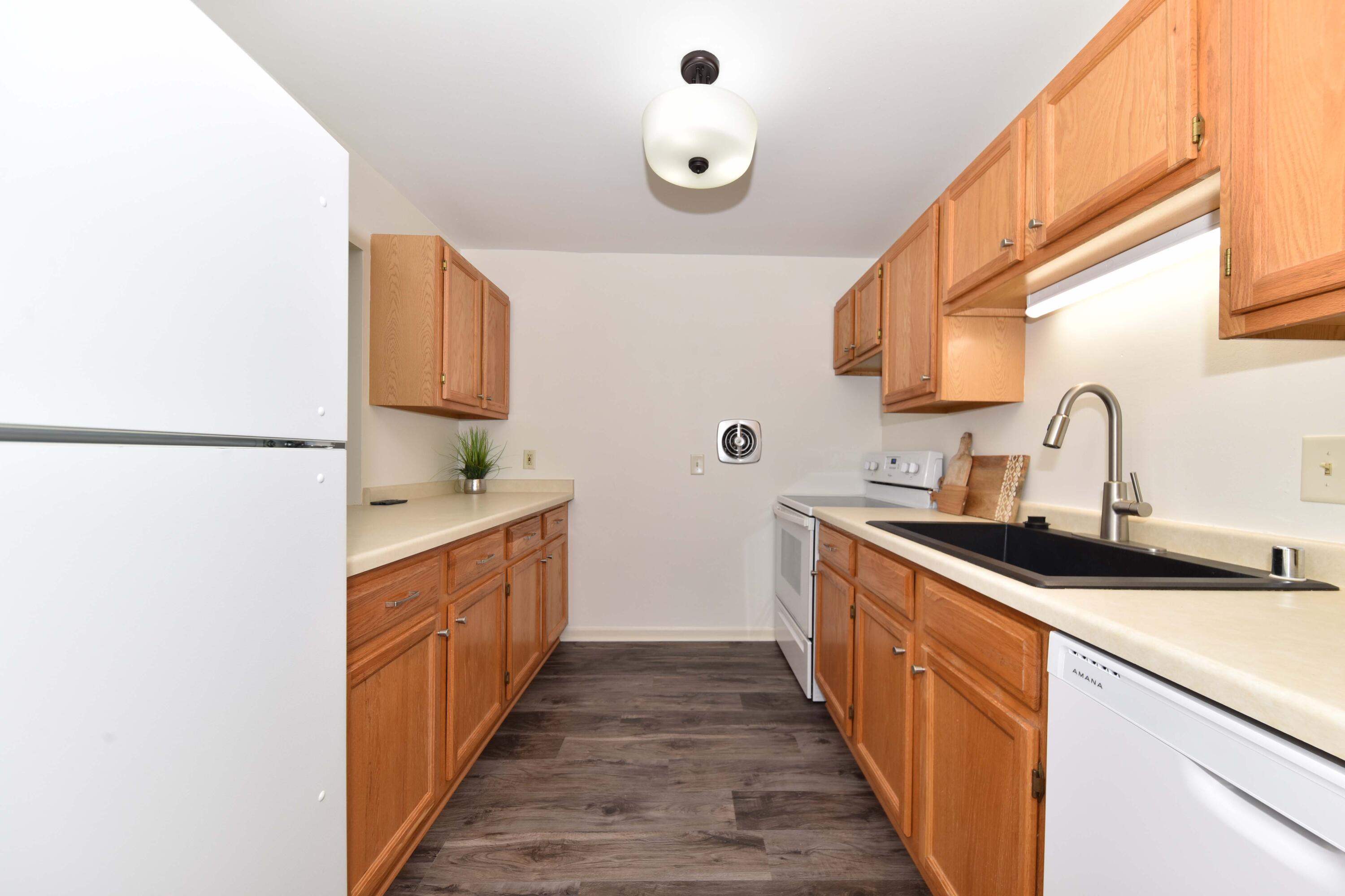149 Linden Ln, 6
