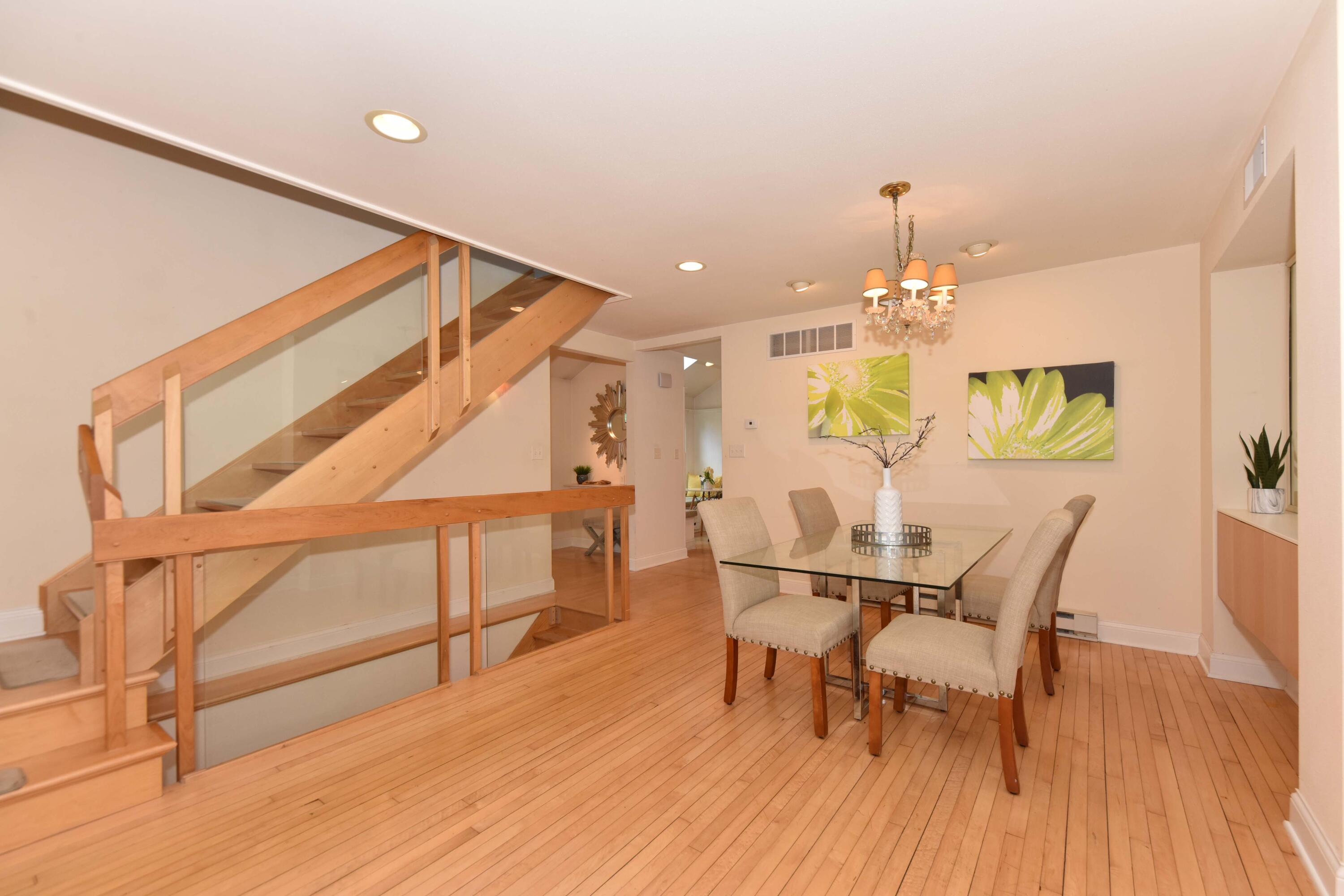 2220 Stonecroft Dr
