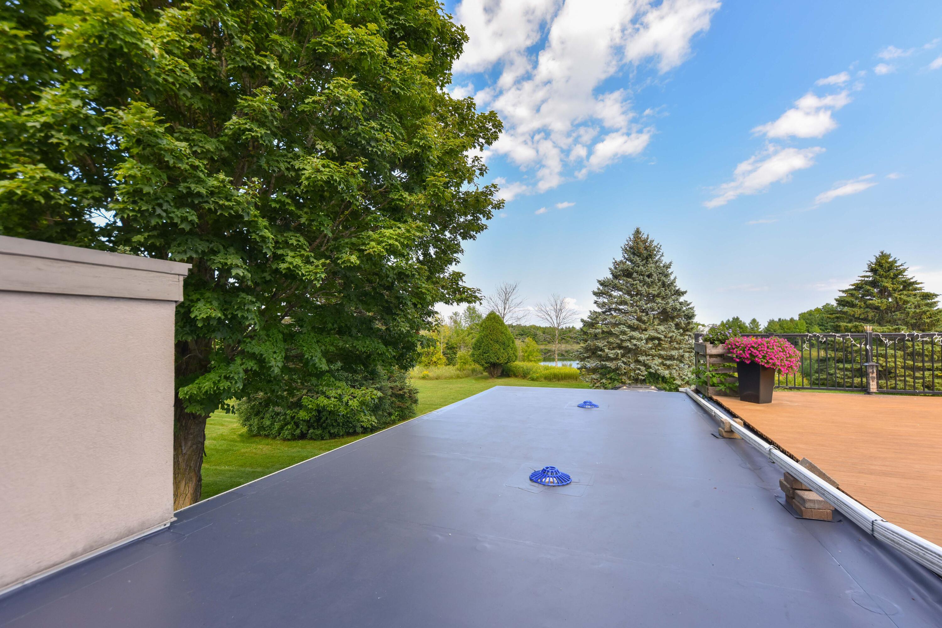 2220 Stonecroft Dr