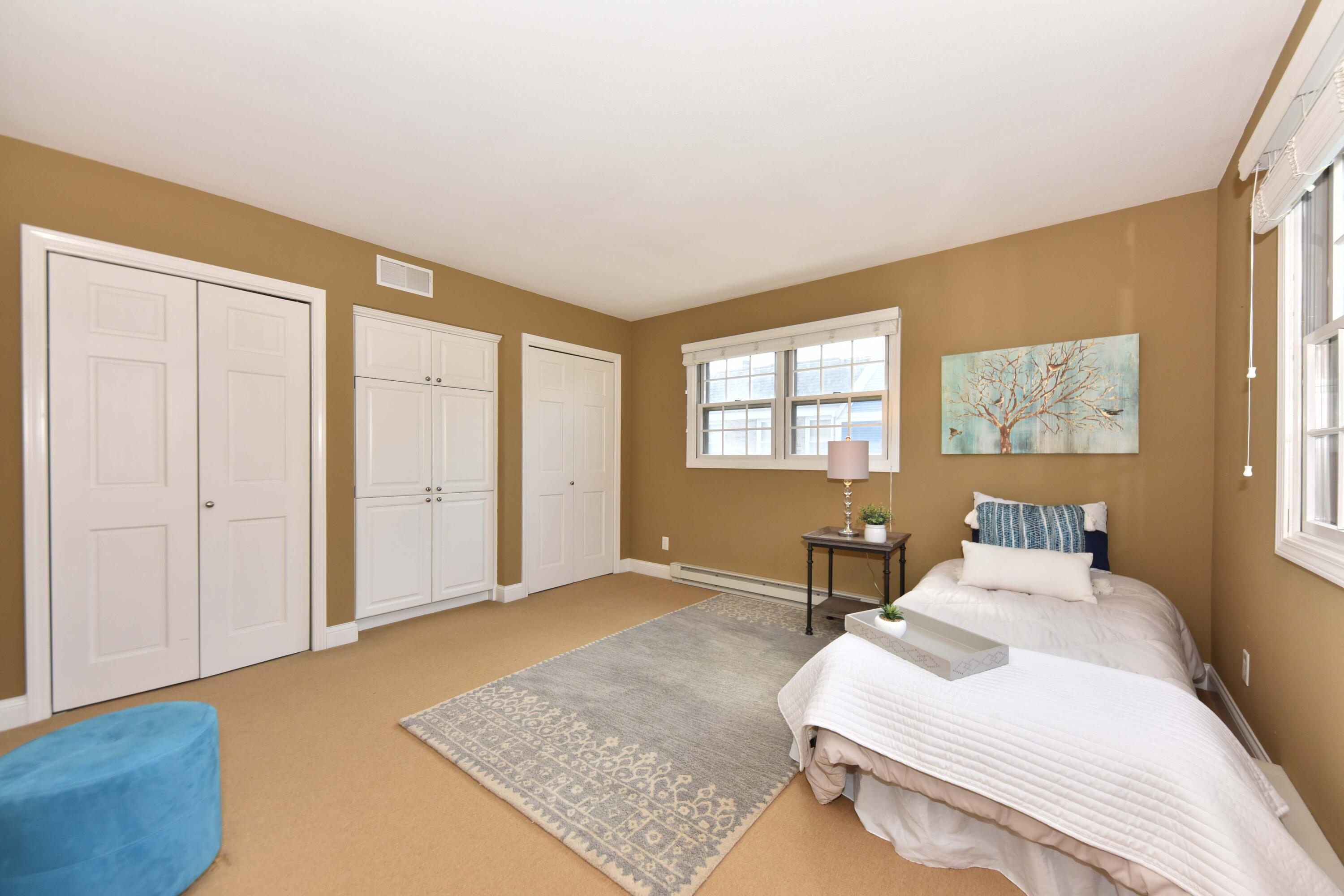 2220 Stonecroft Dr