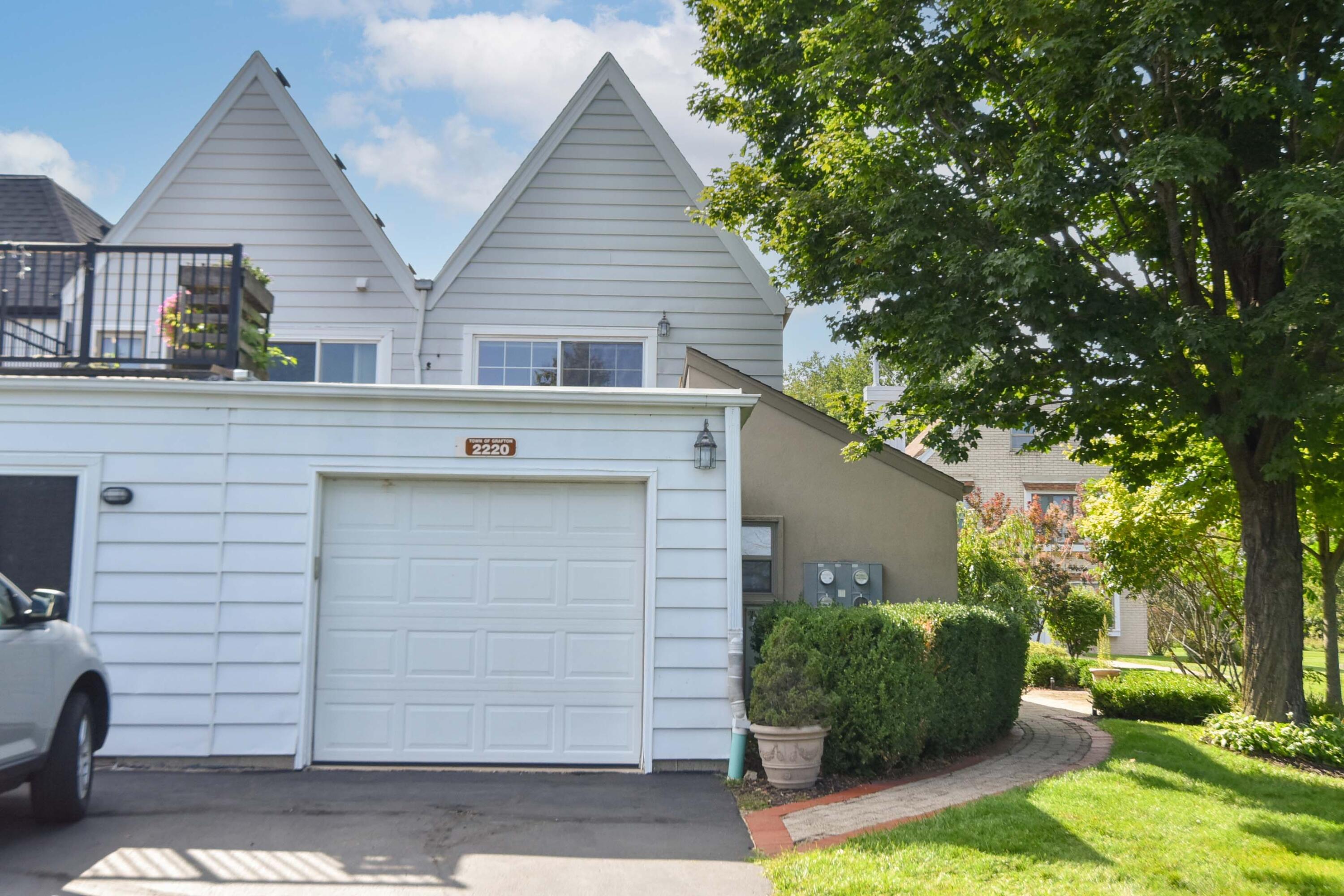 2220 Stonecroft Dr