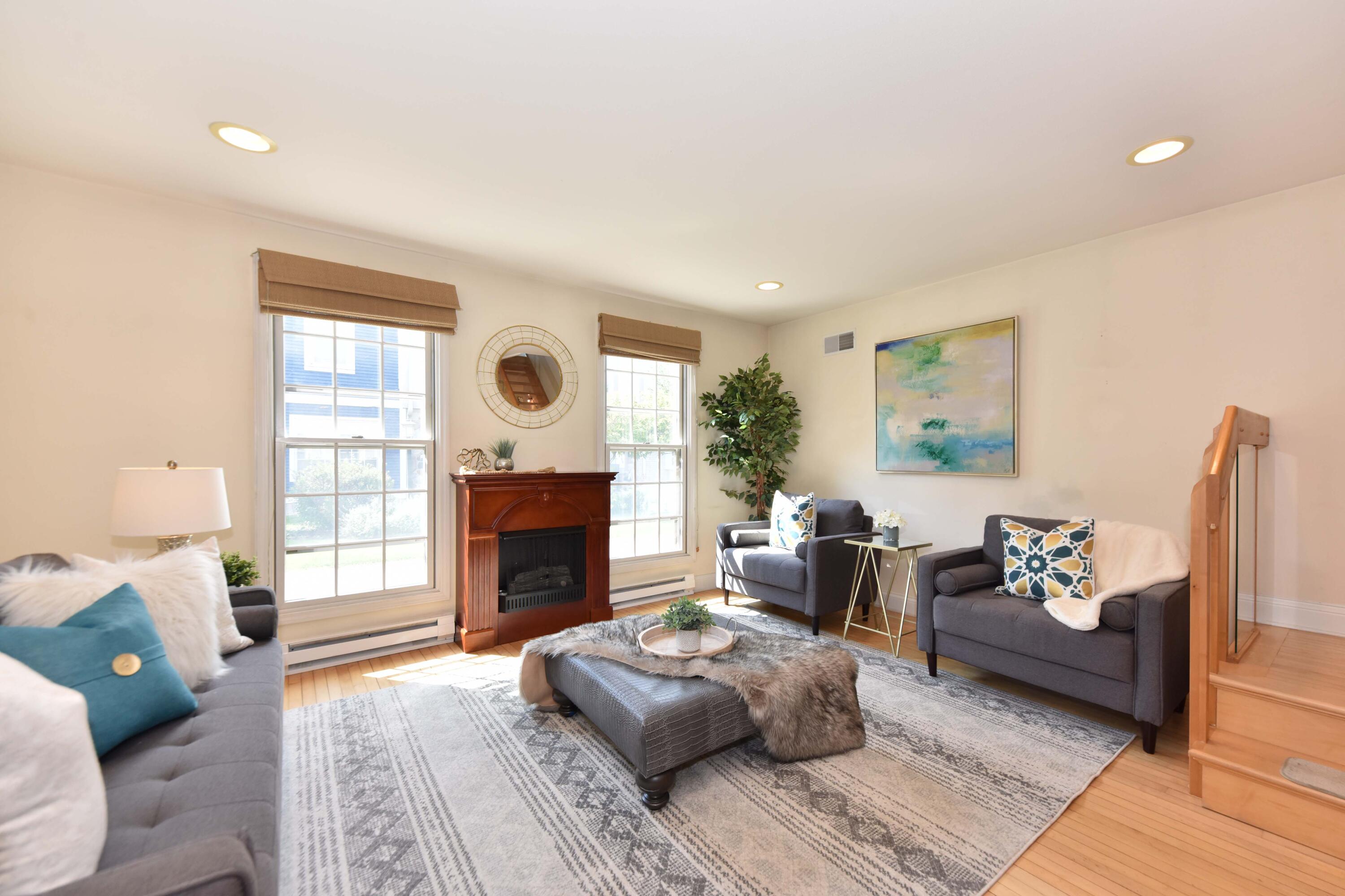 2220 Stonecroft Dr