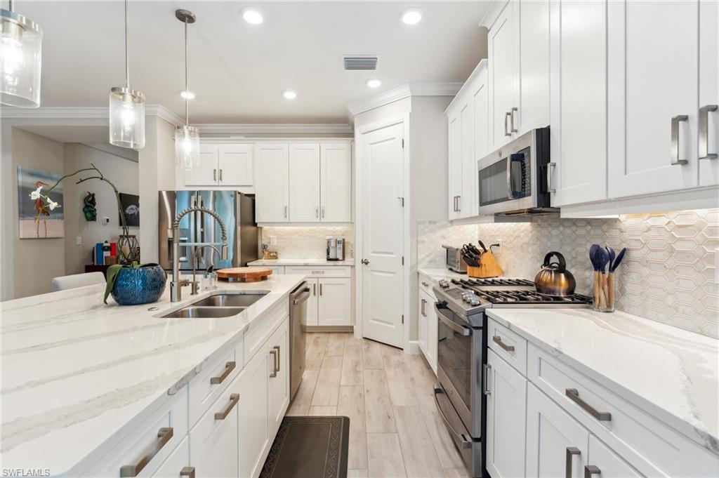 17513 Caravita LN