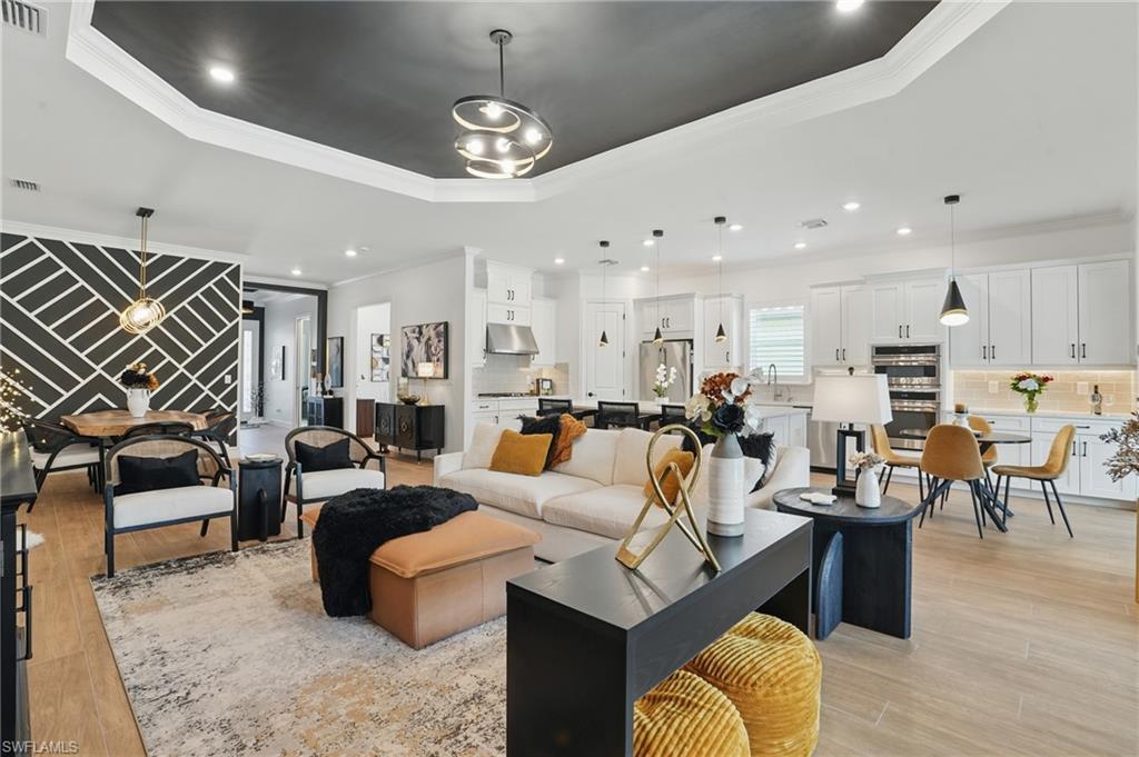 17467 Caravita LN