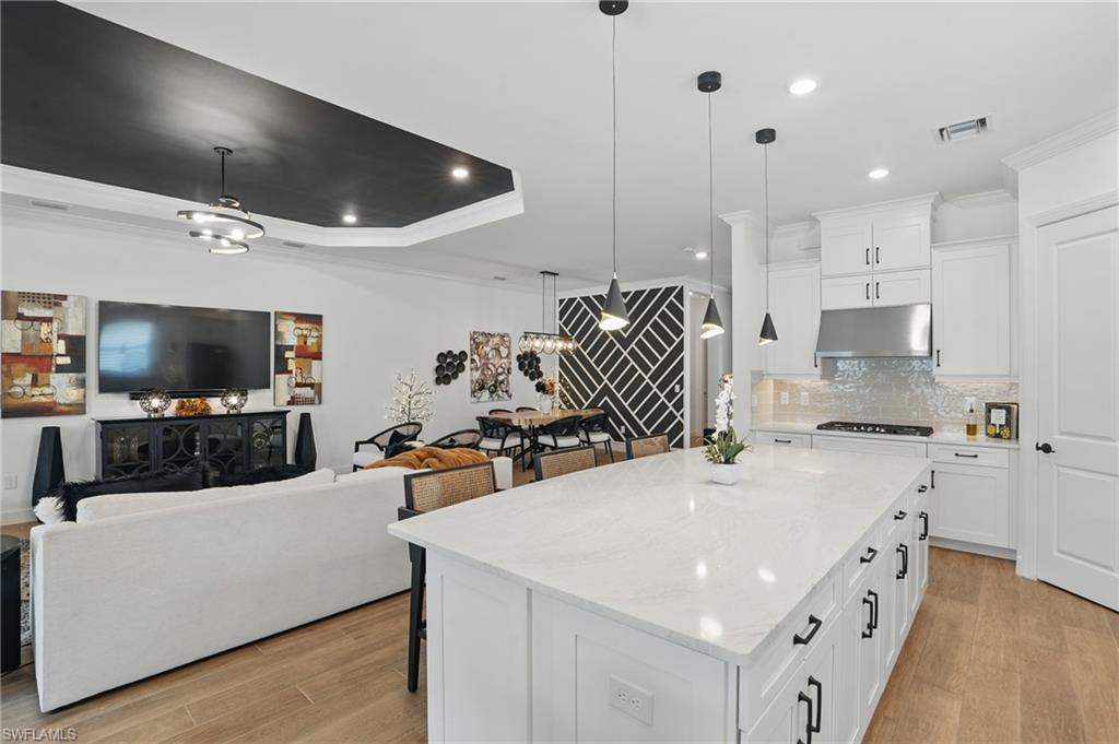 17467 Caravita LN