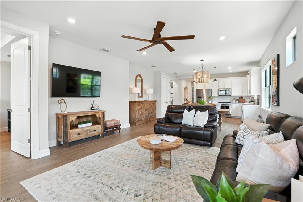 11945 Sacra PL