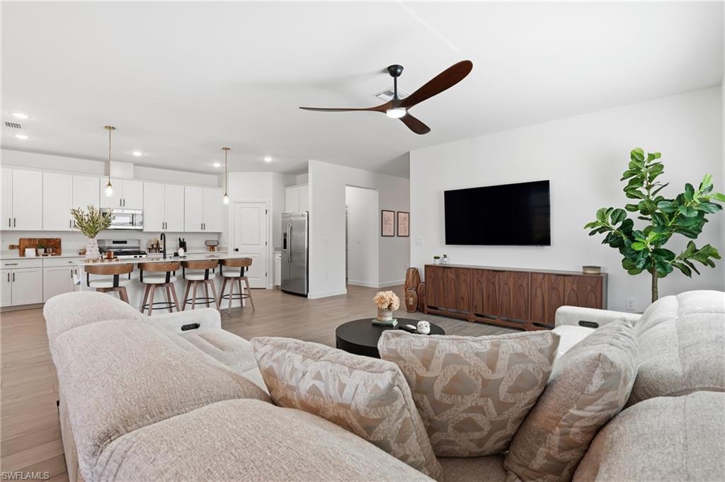 20428 Verawood LOOP, ESTERO