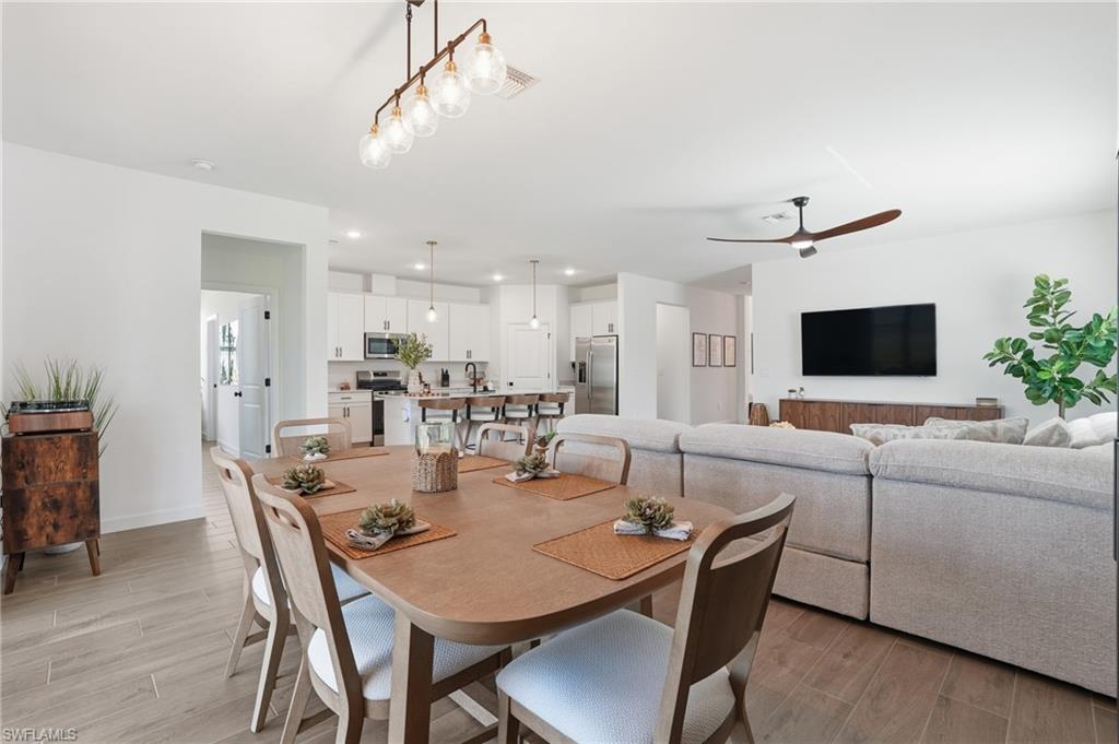 20428 Verawood LOOP, ESTERO