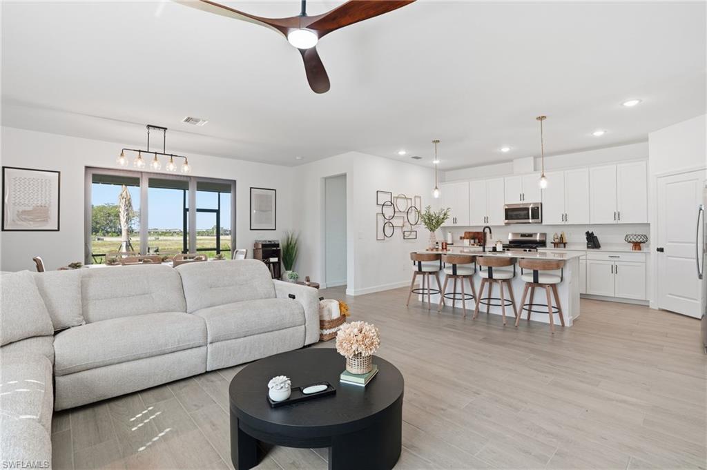 20428 Verawood LOOP, ESTERO