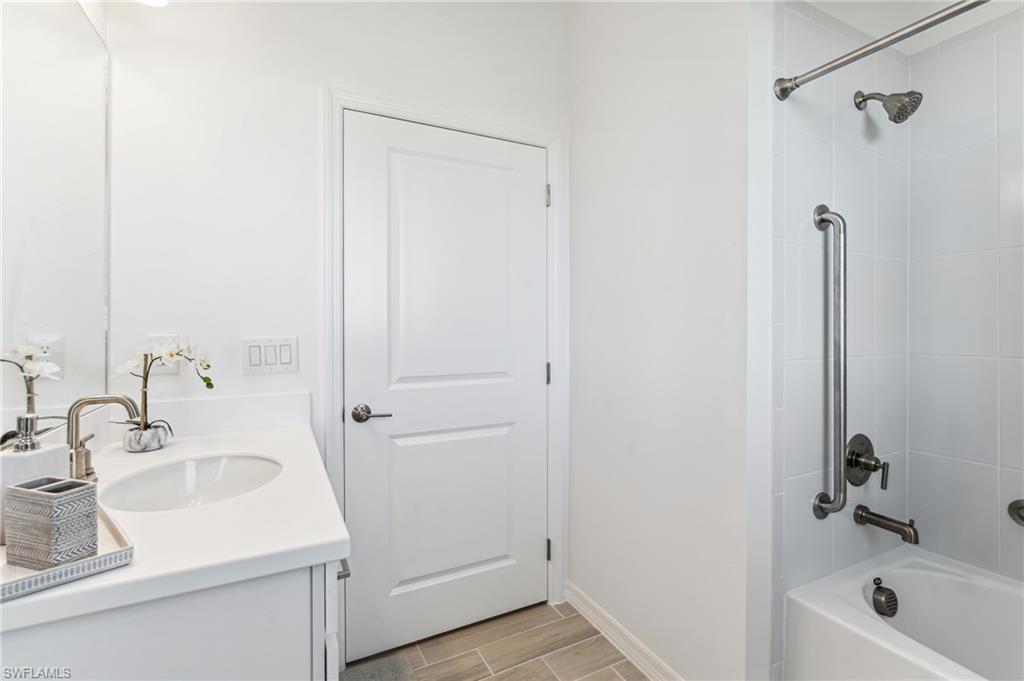 11801 Venetian Lagoon DR