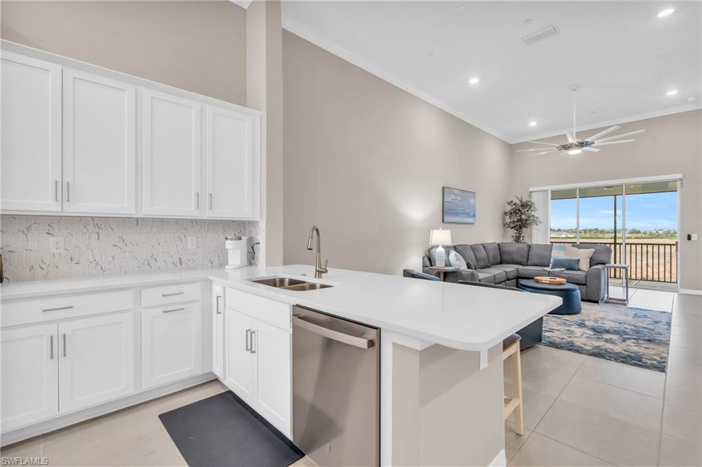 11811 Venetian Lagoon DR # 202