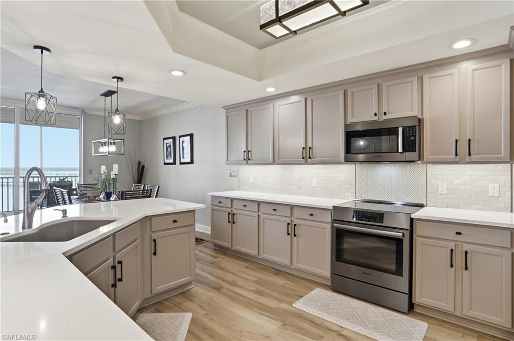 2104 1st ST 1702