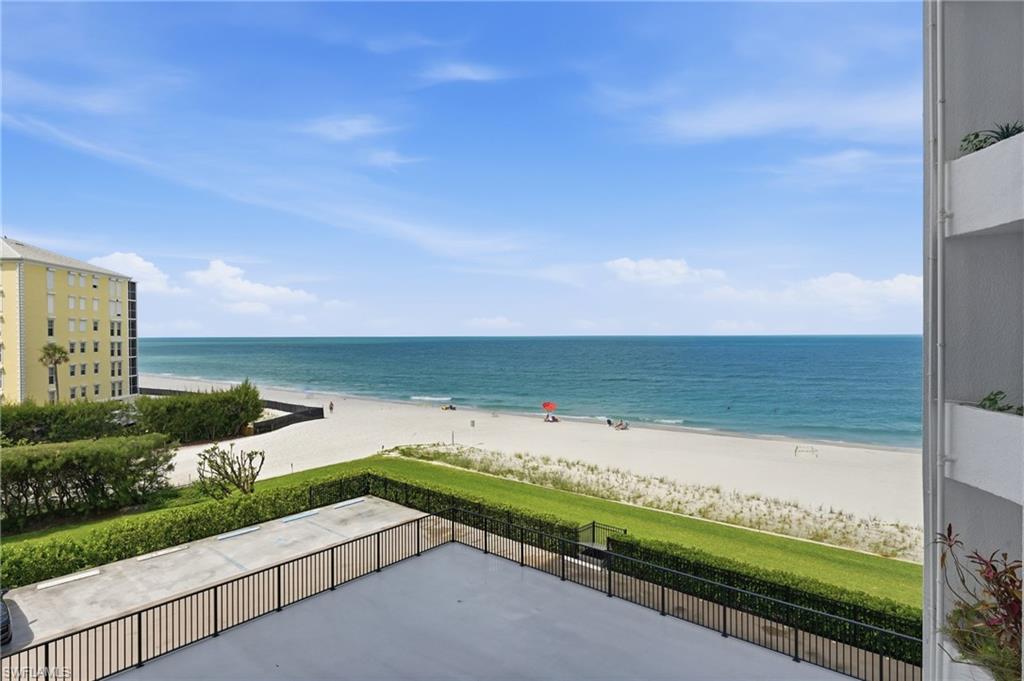 3951 Gulf Shore BLVD N 302