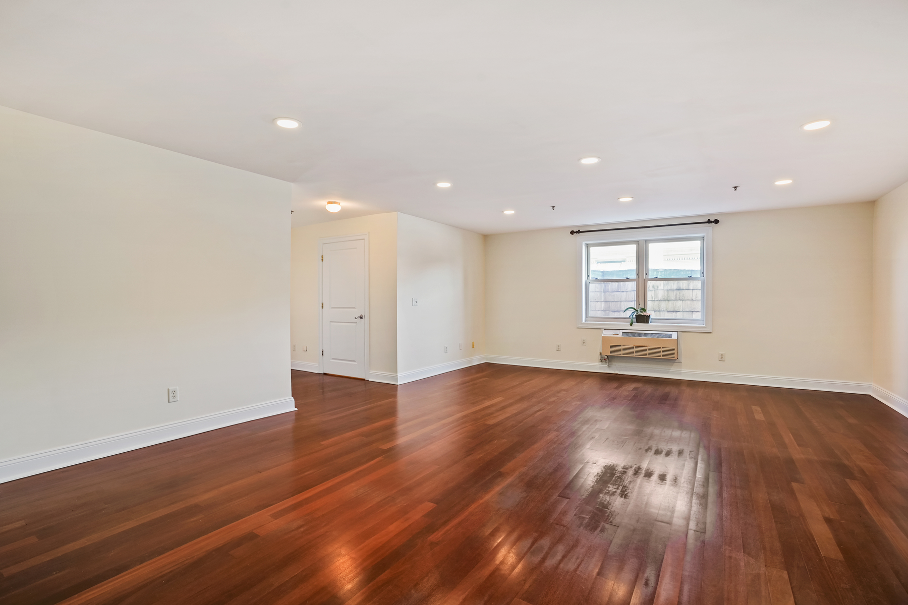 1720 New York Avenue, Unit 403