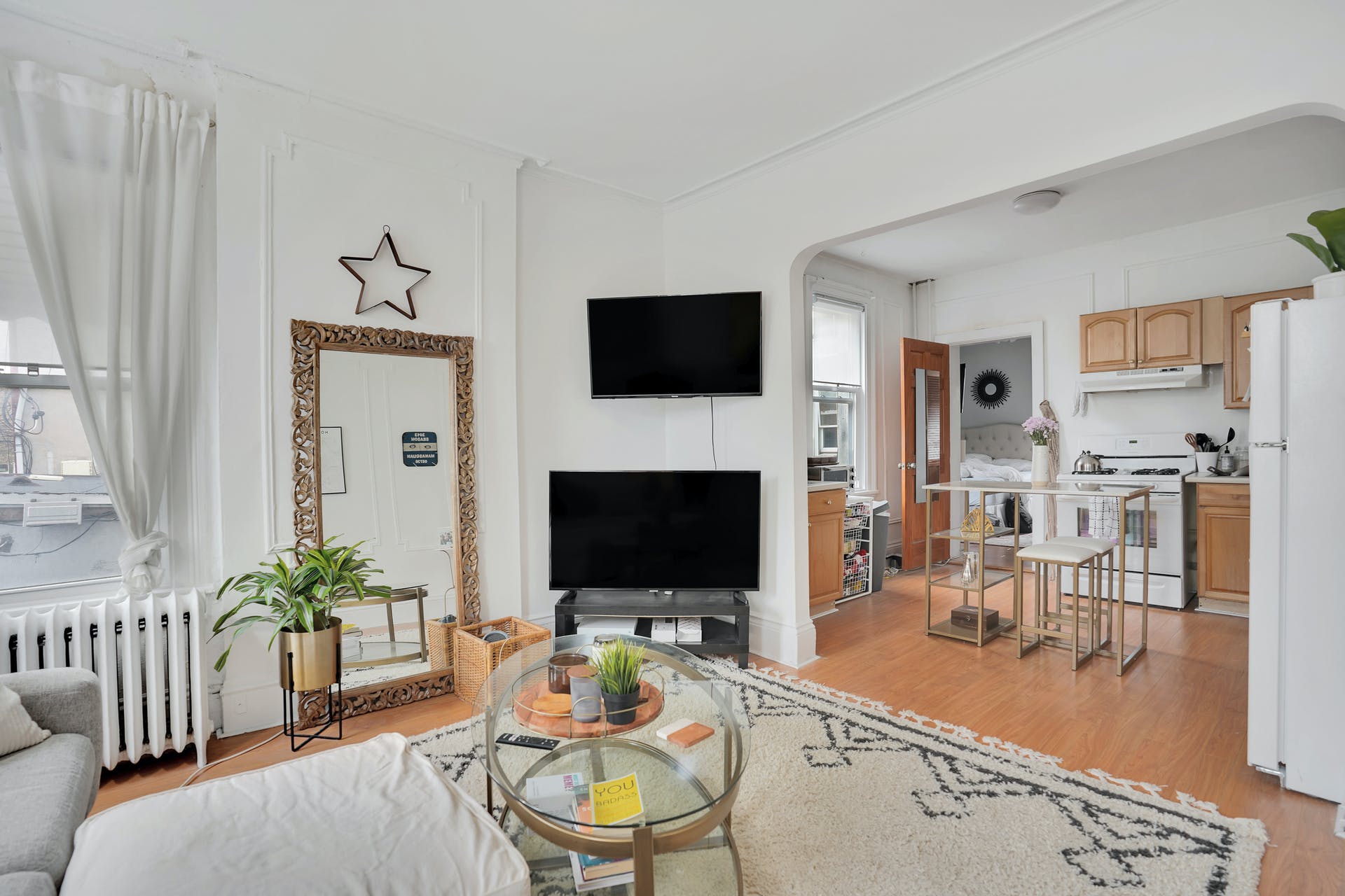 211 4th St