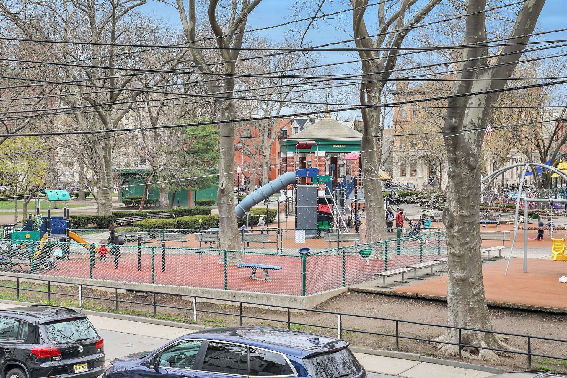 211 4th St