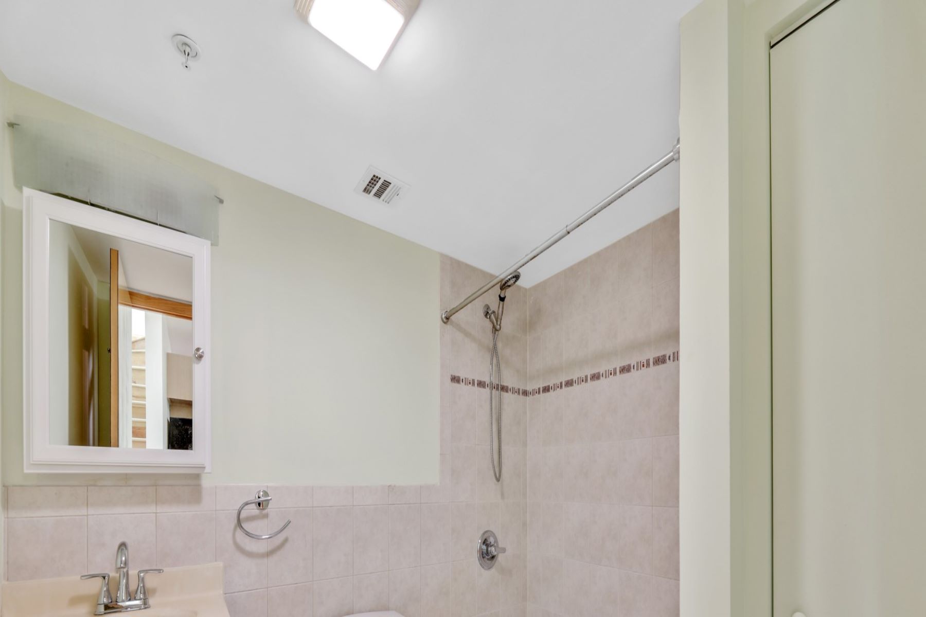 416 63rd St, Unit 2B