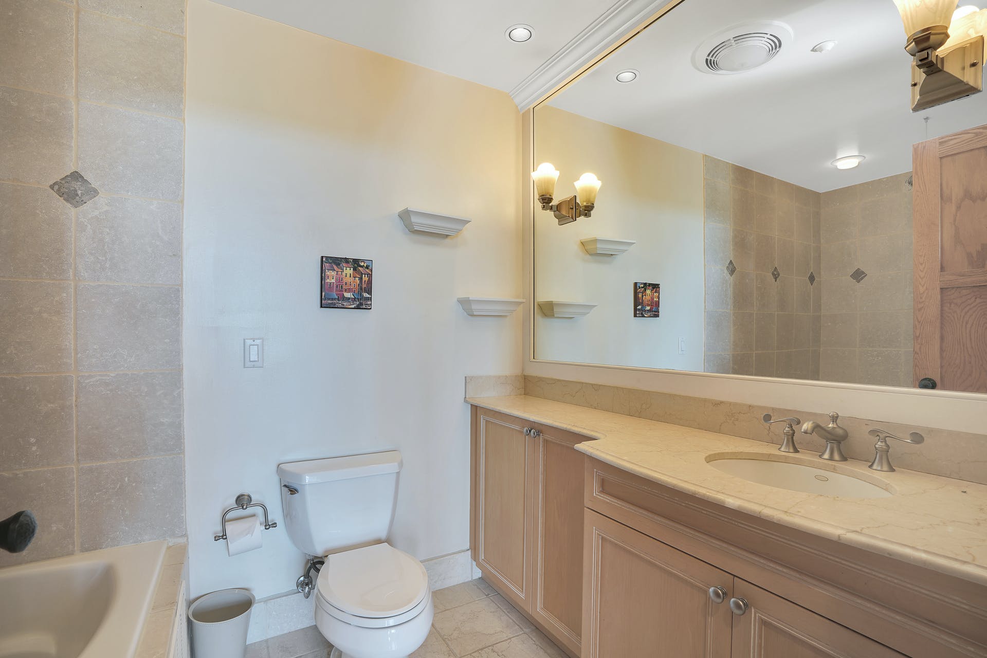 174 Washington St.  #2H