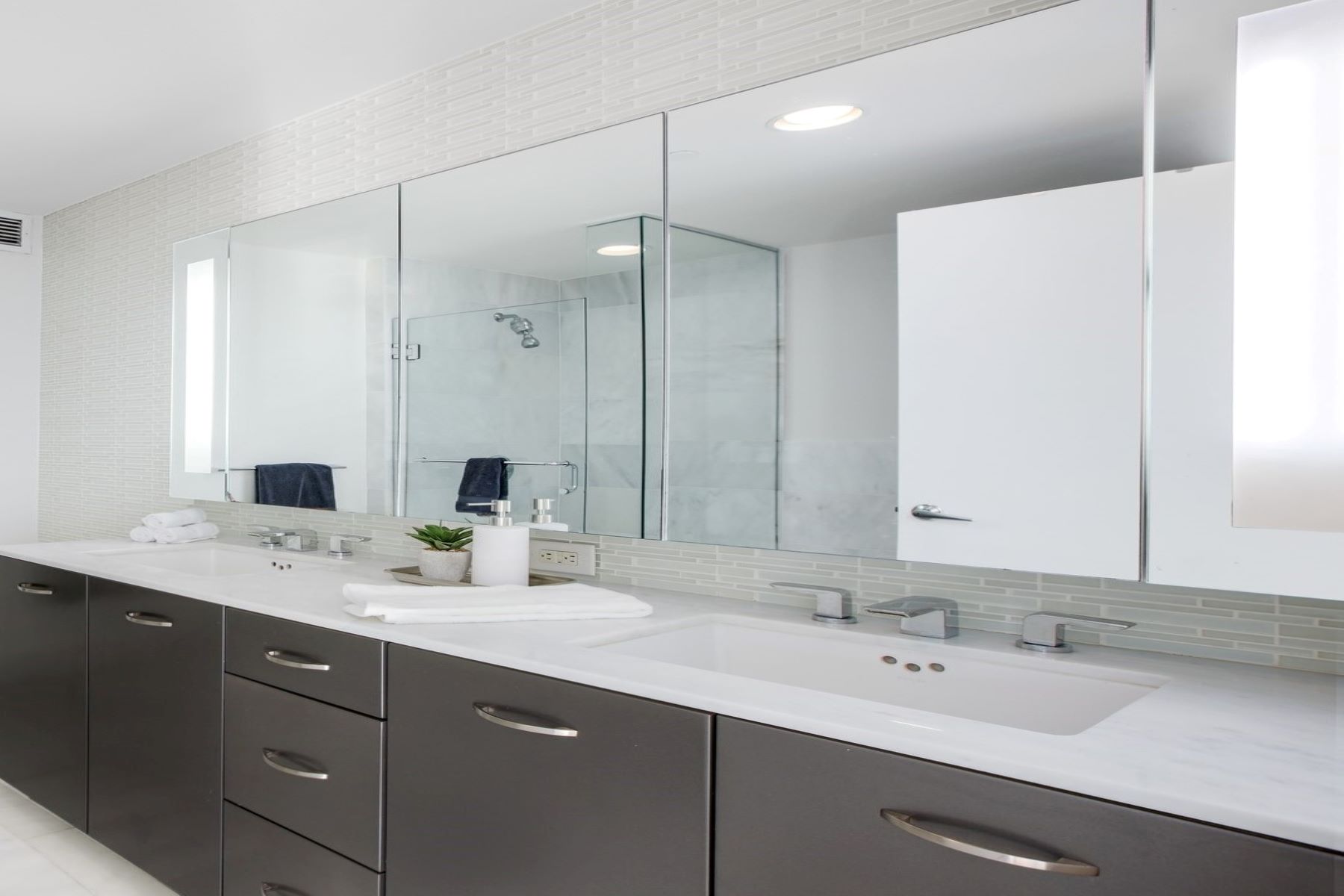 2 2nd Street, Unit 1906