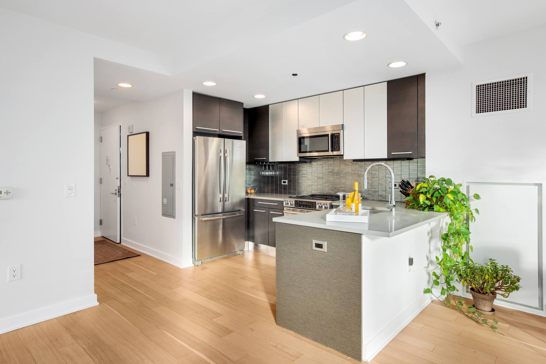 2 2nd Street, Unit 1906