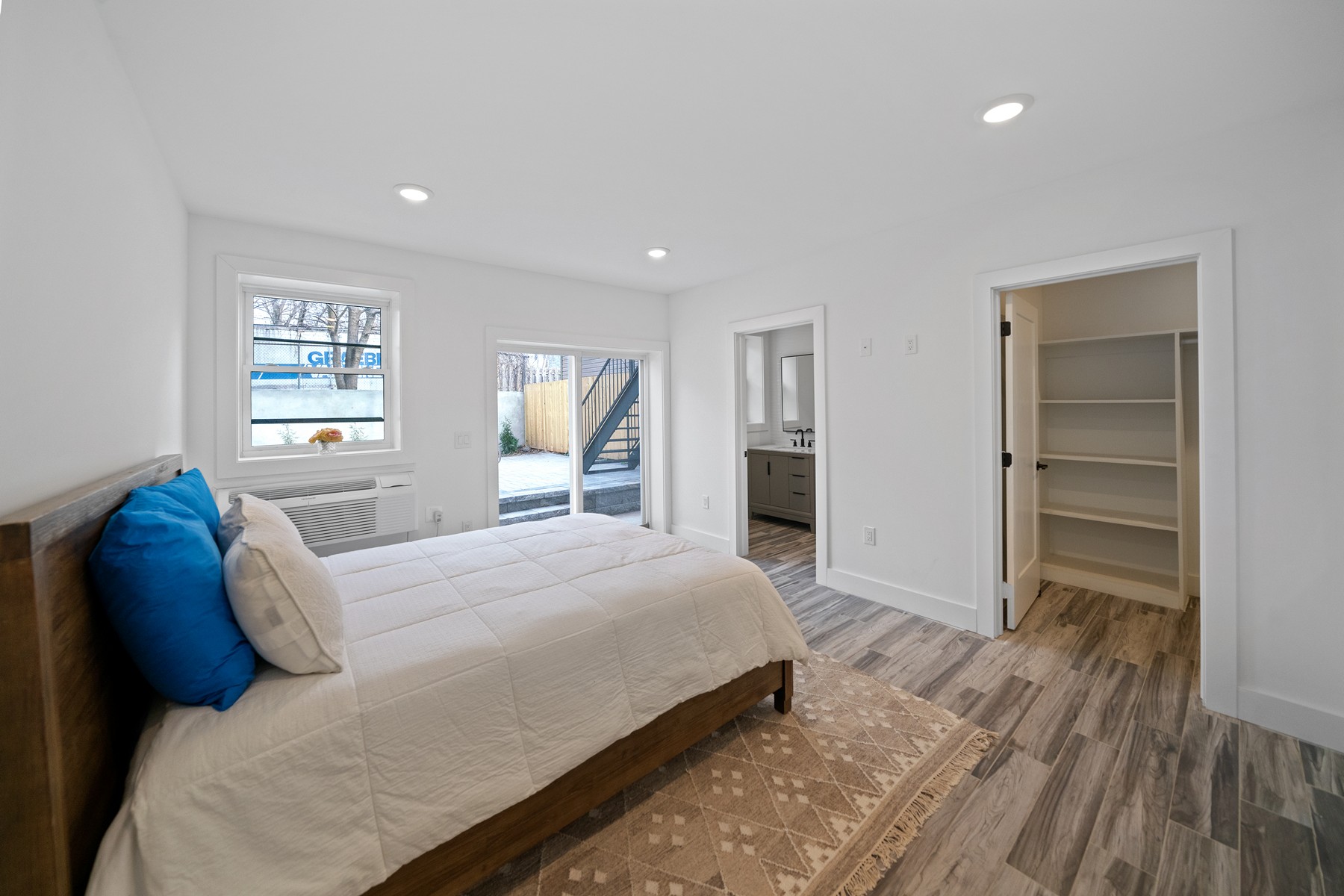 358 Bramhall Ave